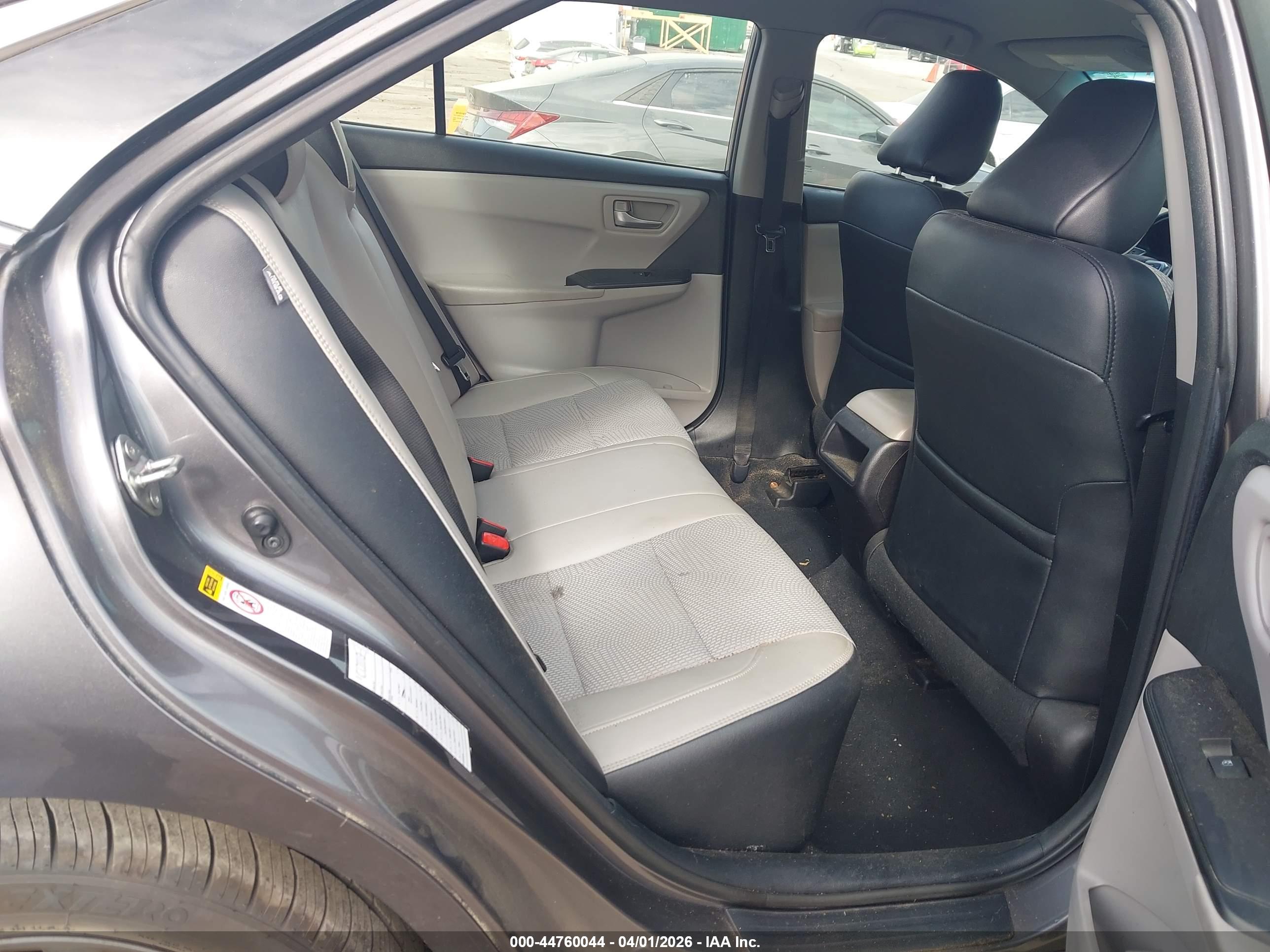 TOYOTA CAMRY image 8