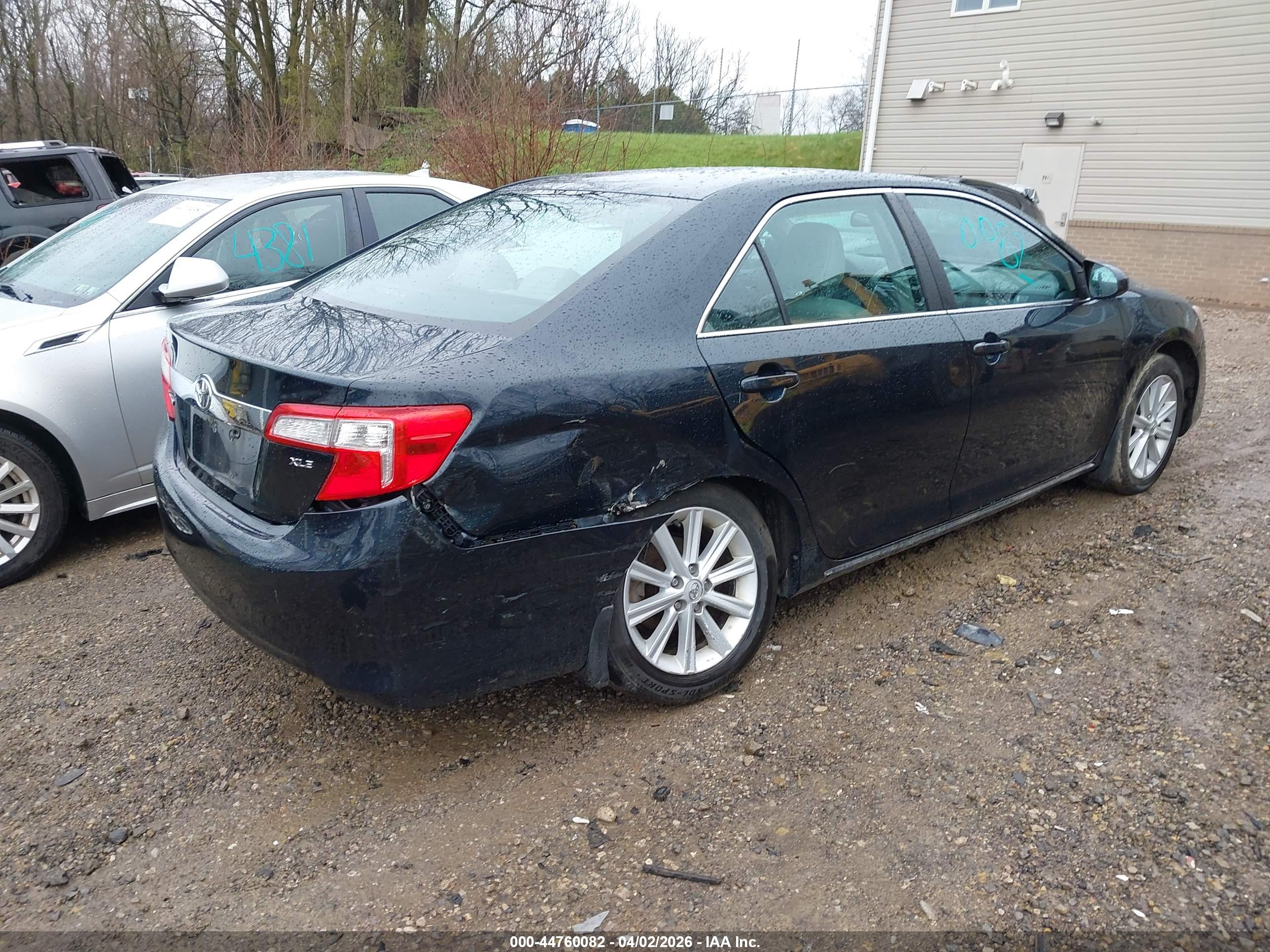TOYOTA CAMRY image 4