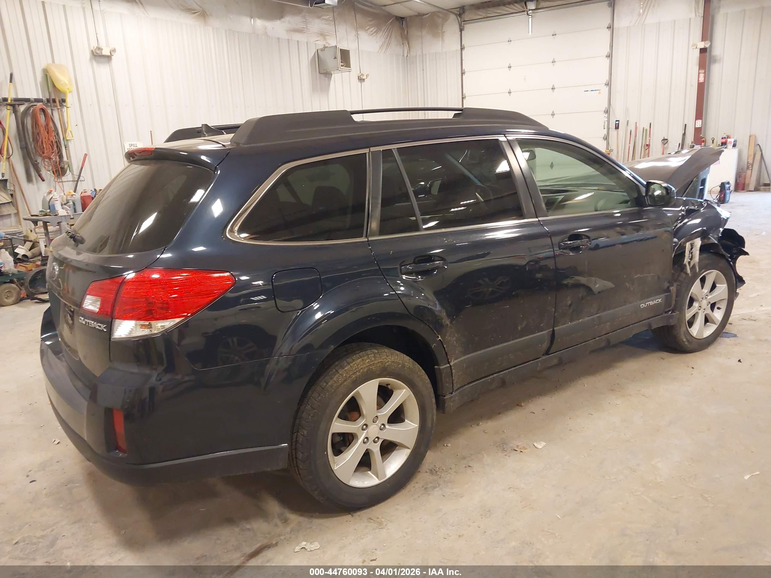 SUBARU OUTBACK image 4