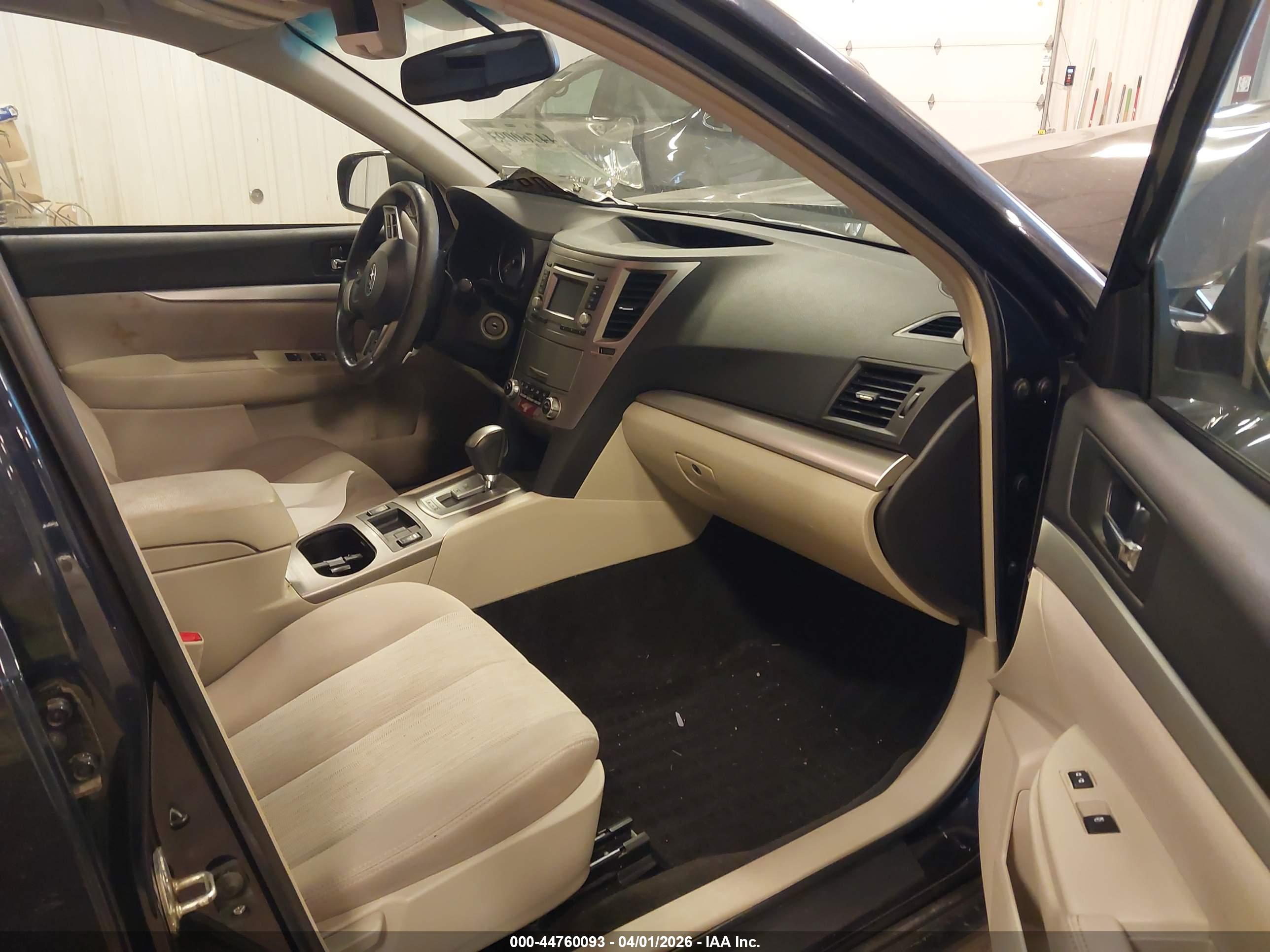 SUBARU OUTBACK image 5