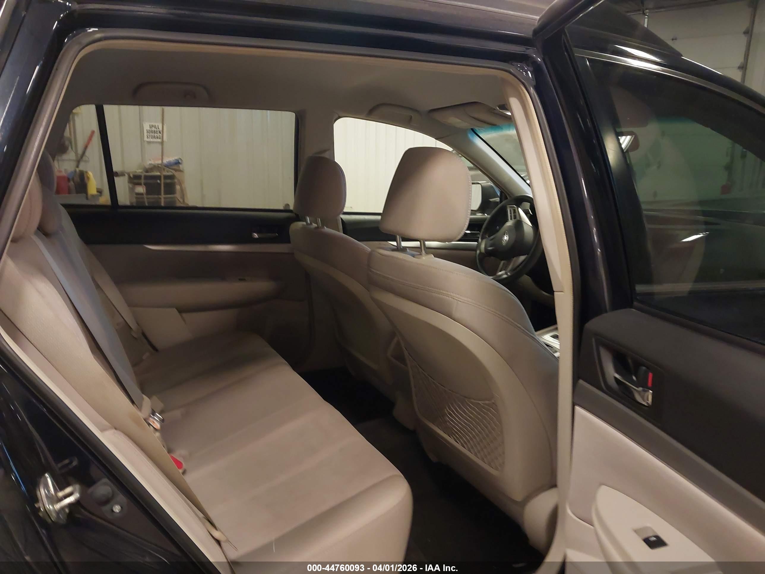 SUBARU OUTBACK image 8