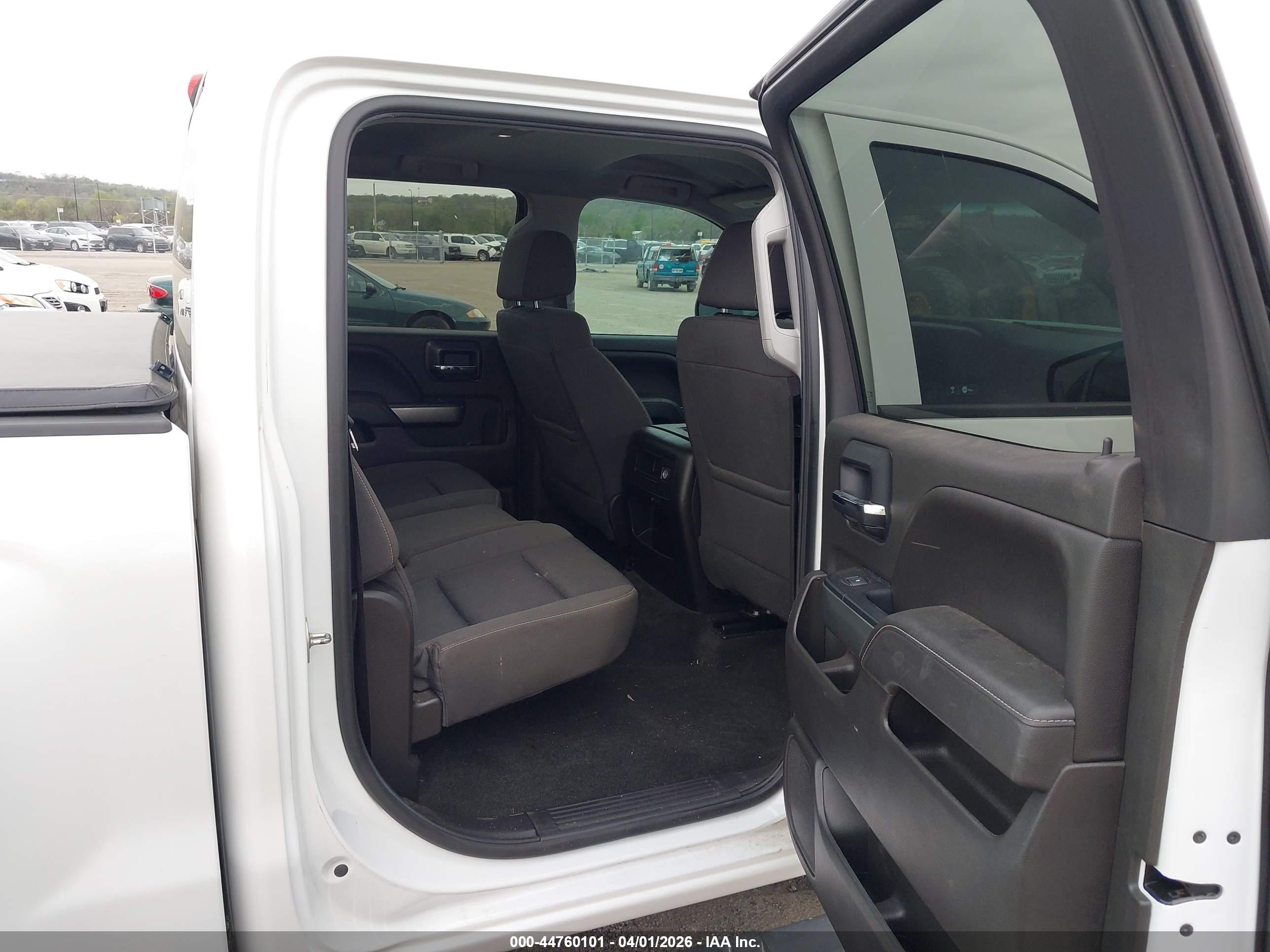 CHEVROLET SILVERADO image 8