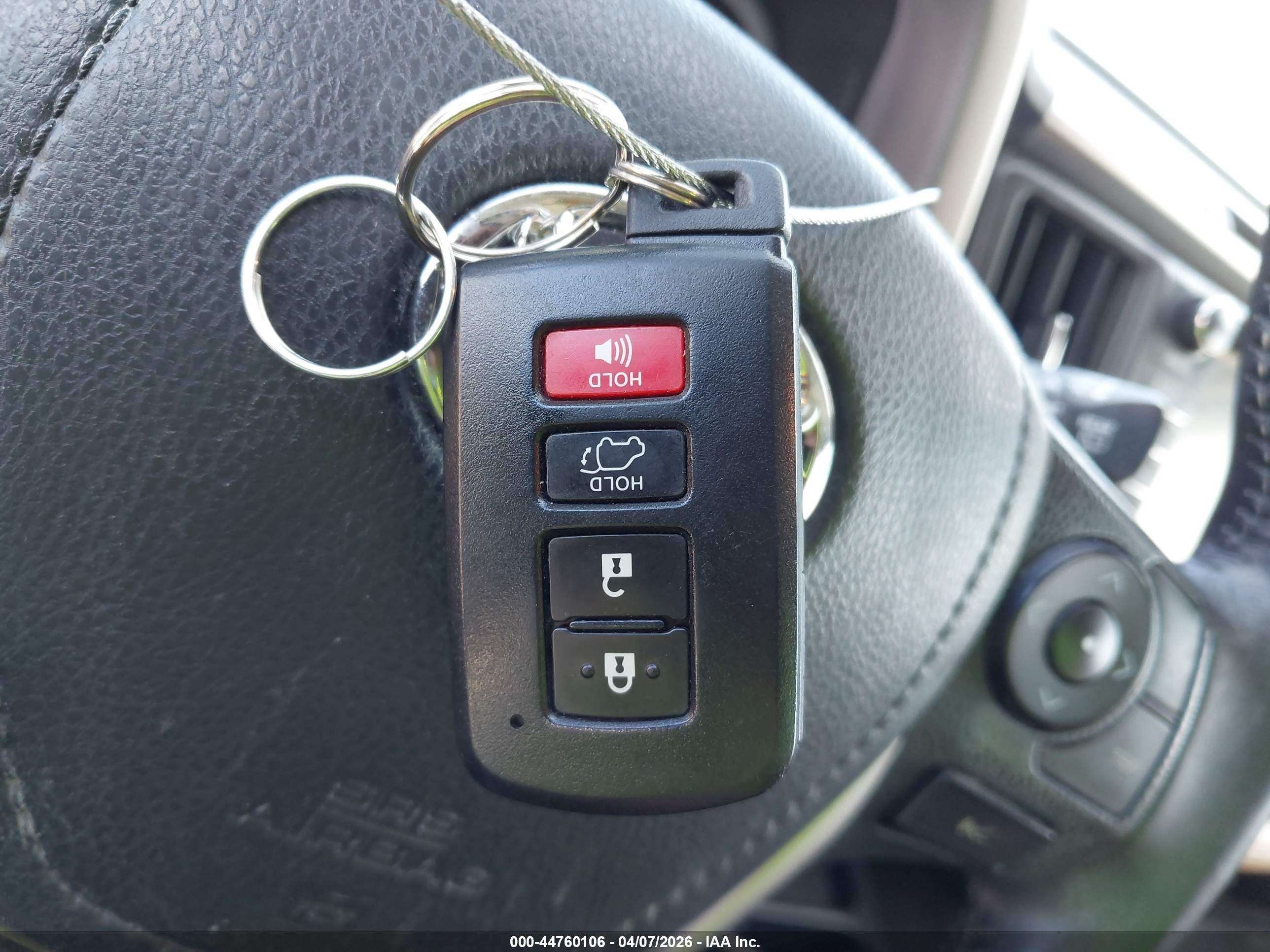 TOYOTA RAV4 image 11