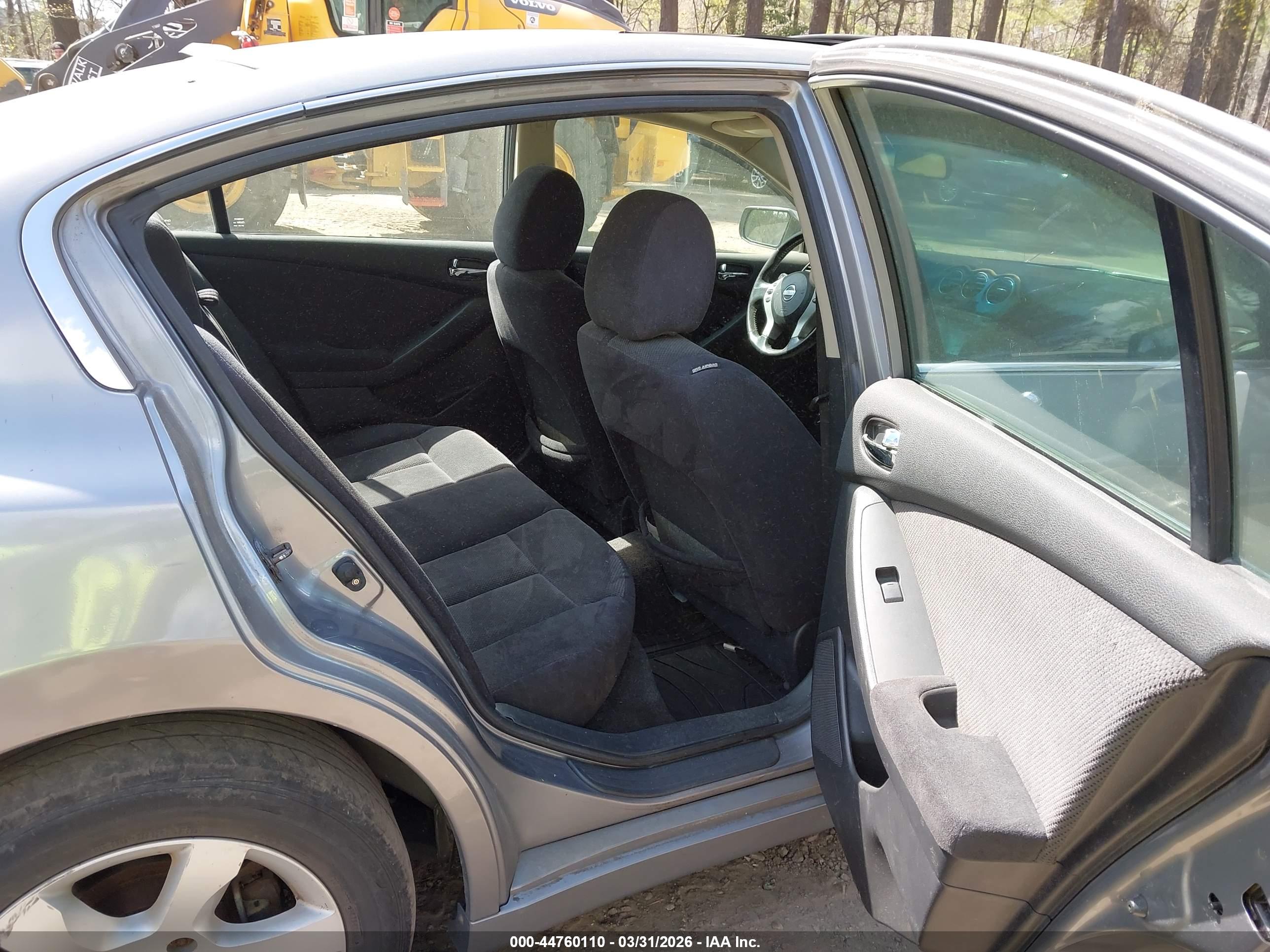 NISSAN ALTIMA image 8