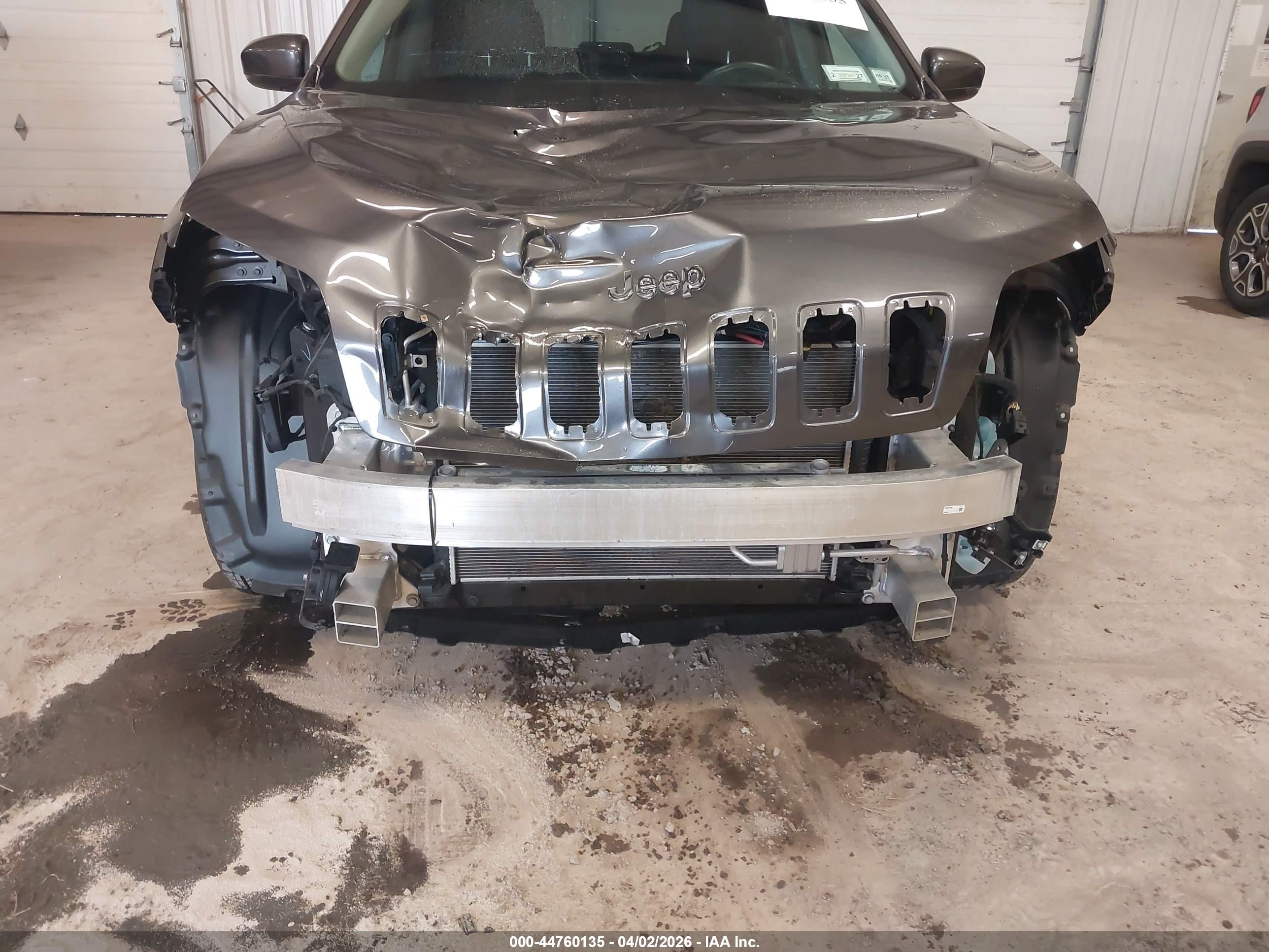 JEEP CHEROKEE image 6