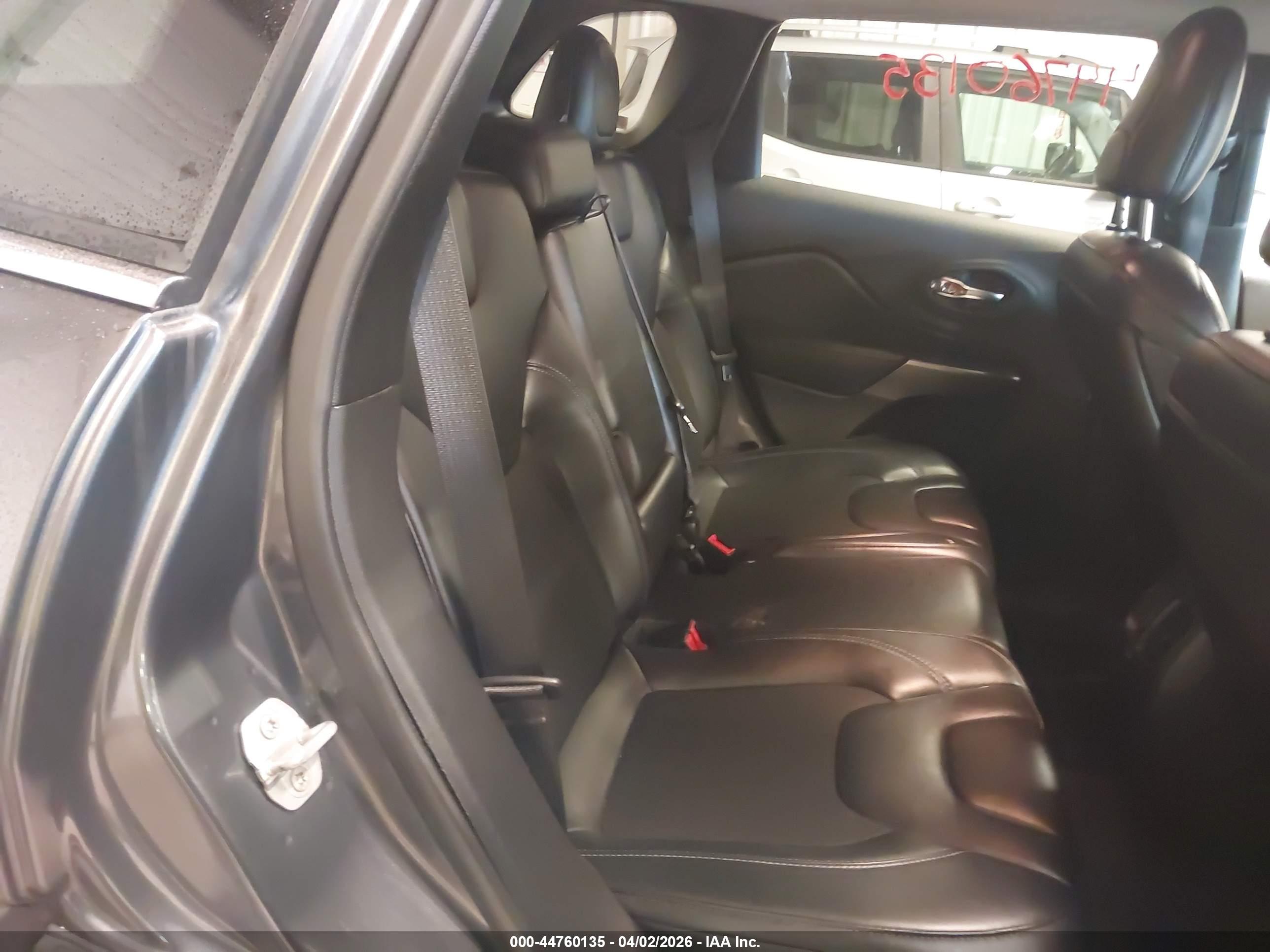 JEEP CHEROKEE image 8