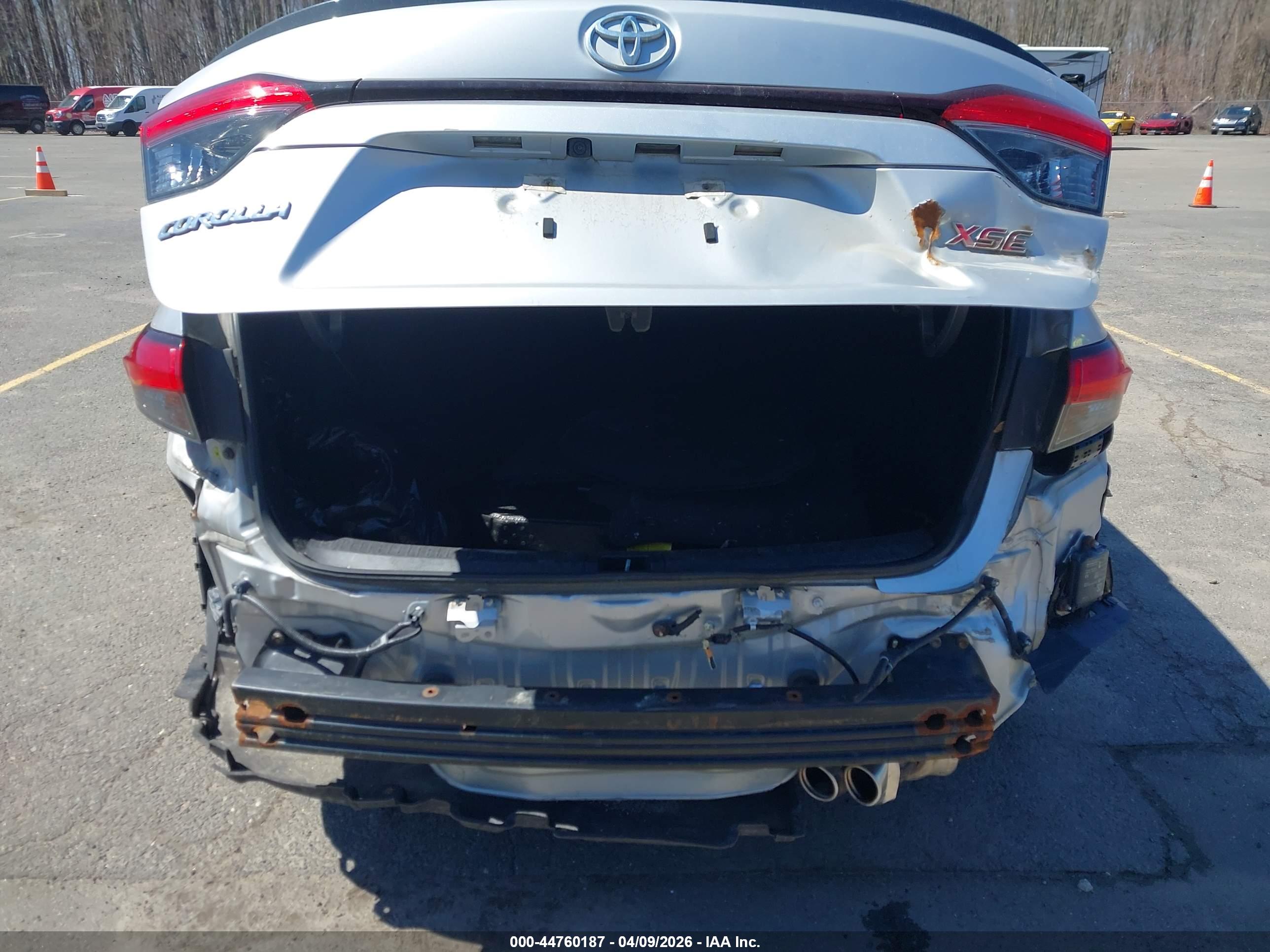 TOYOTA COROLLA image 6
