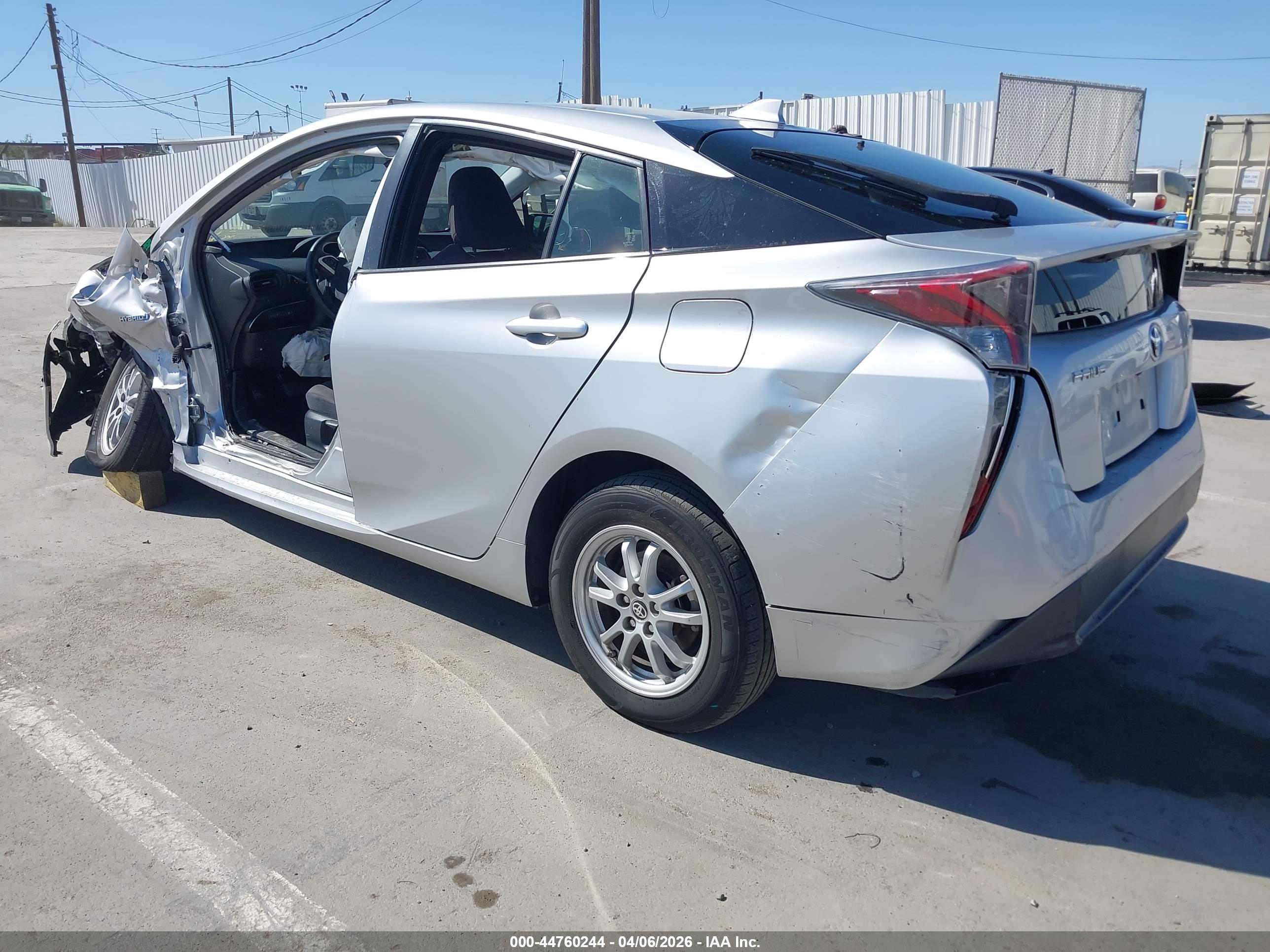 TOYOTA PRIUS image 3