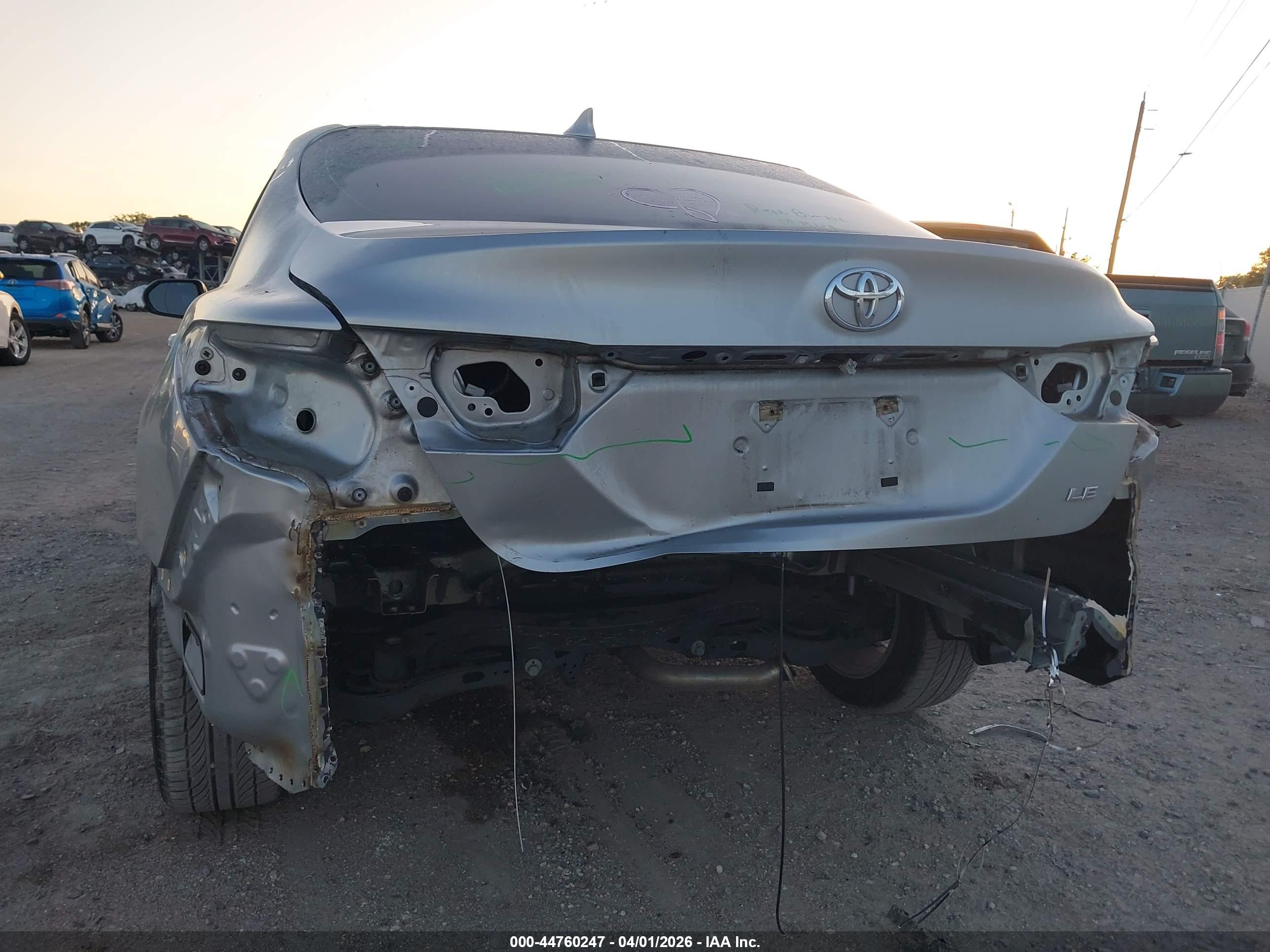 TOYOTA CAMRY image 6