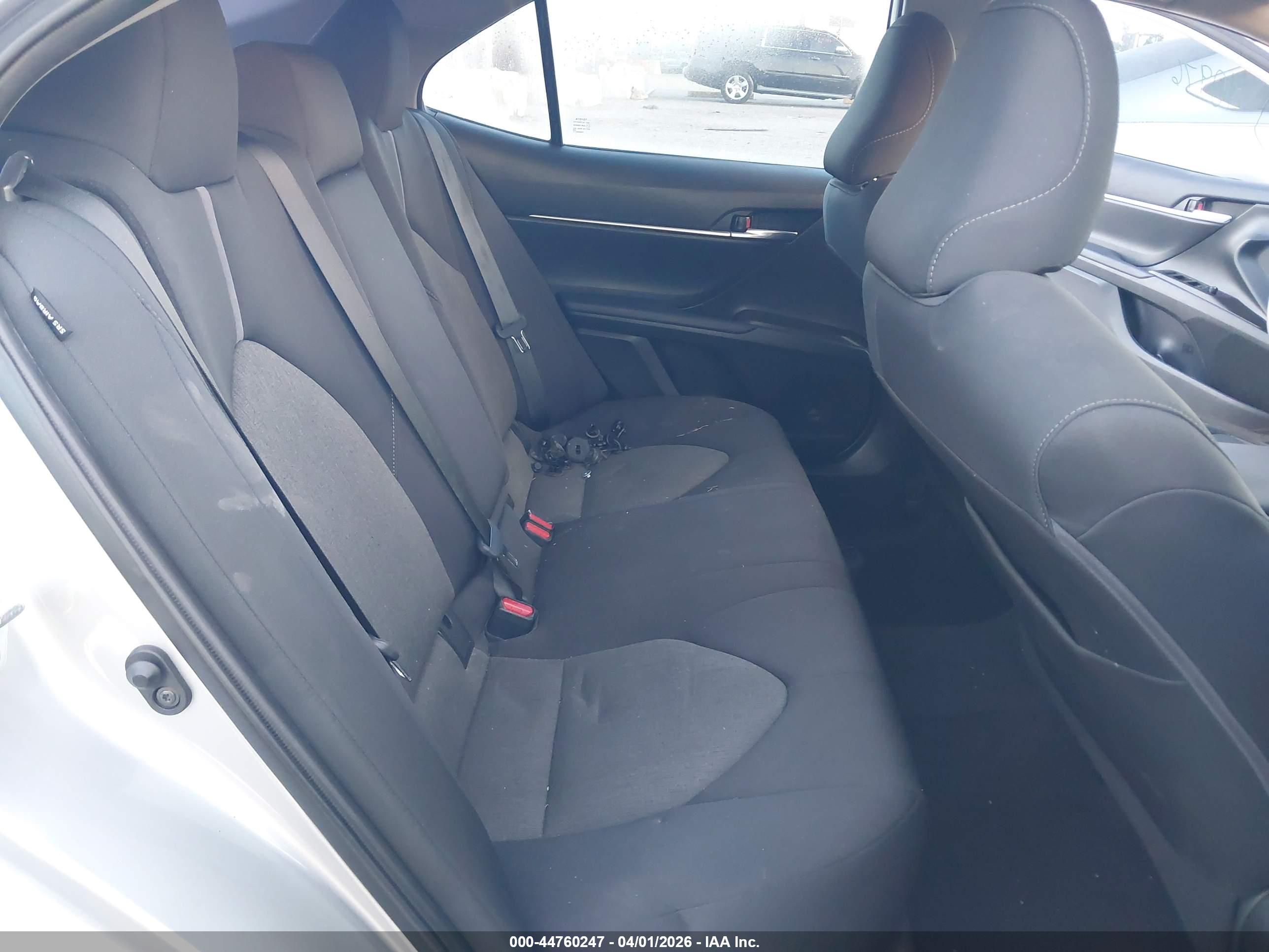 TOYOTA CAMRY image 8