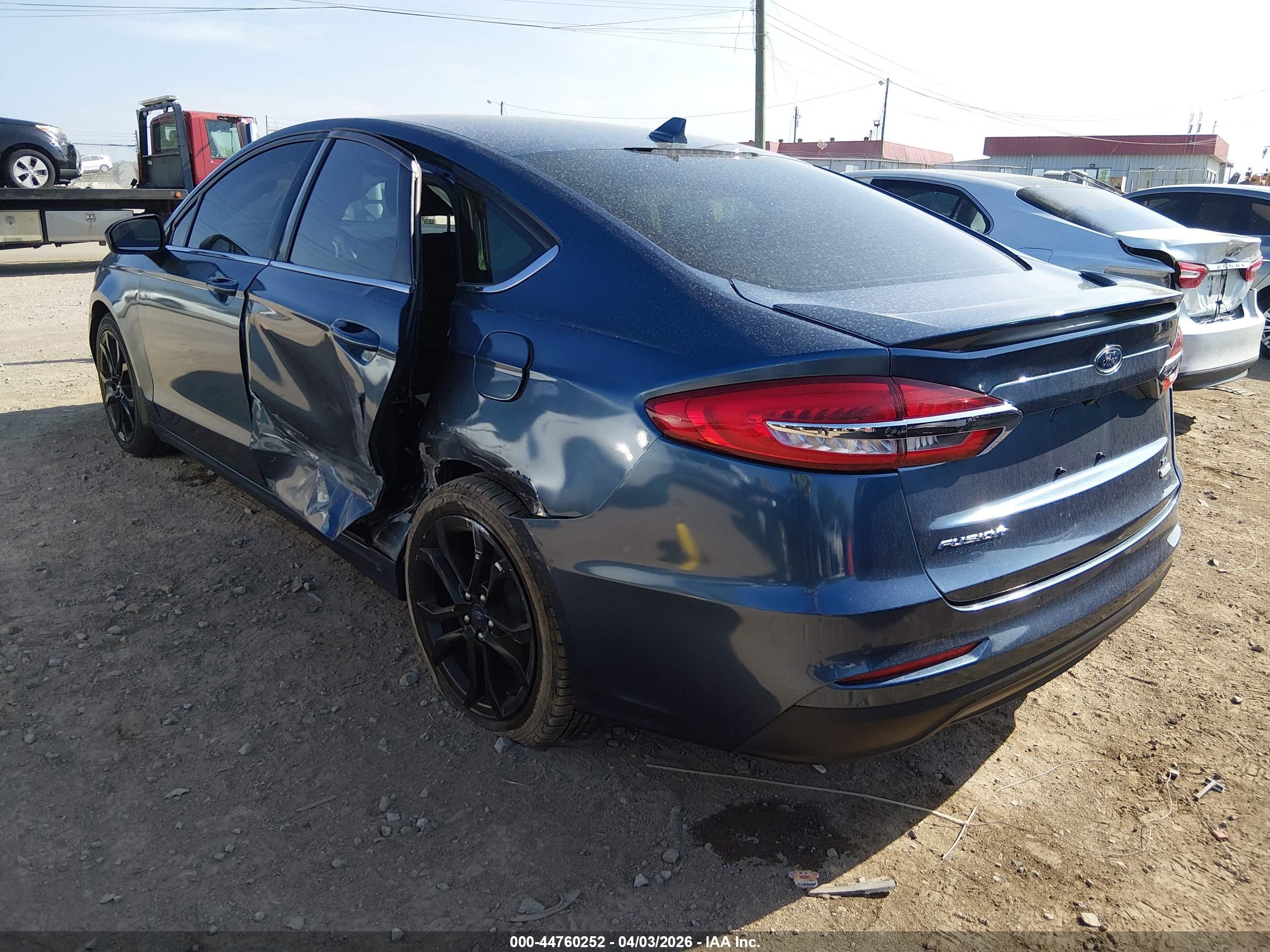 FORD FUSION image 3