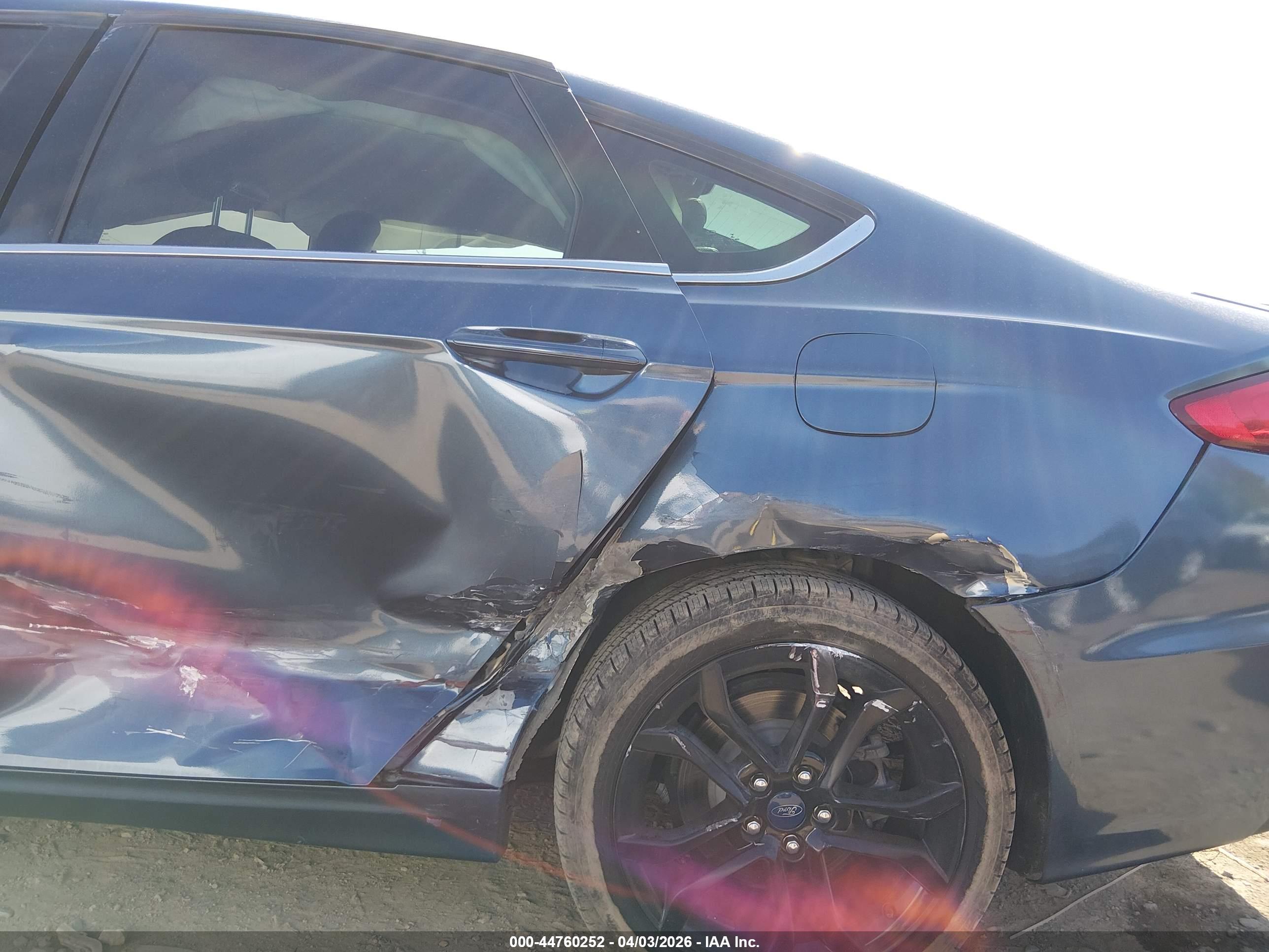FORD FUSION image 6