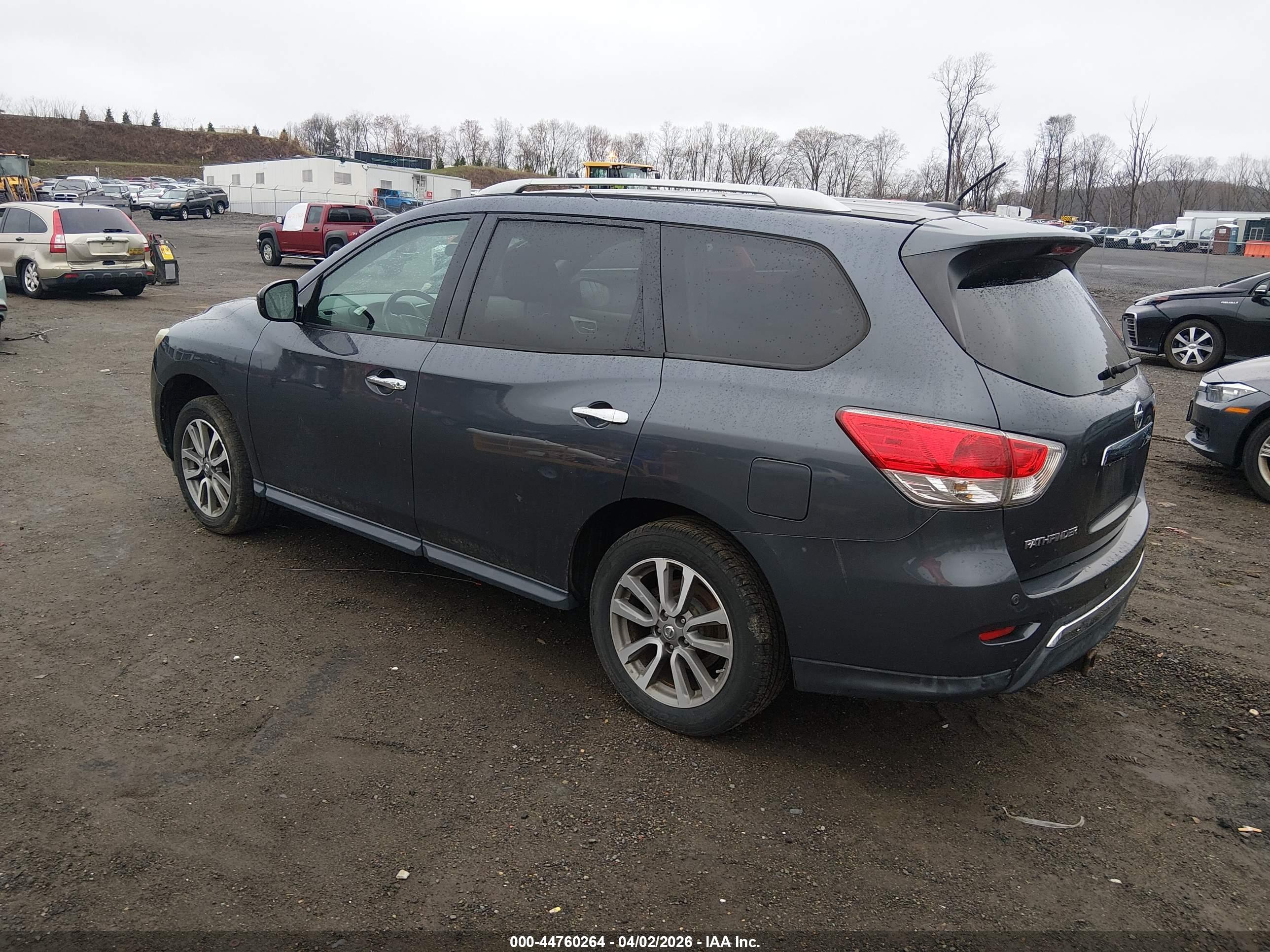 NISSAN PATHFINDER image 3