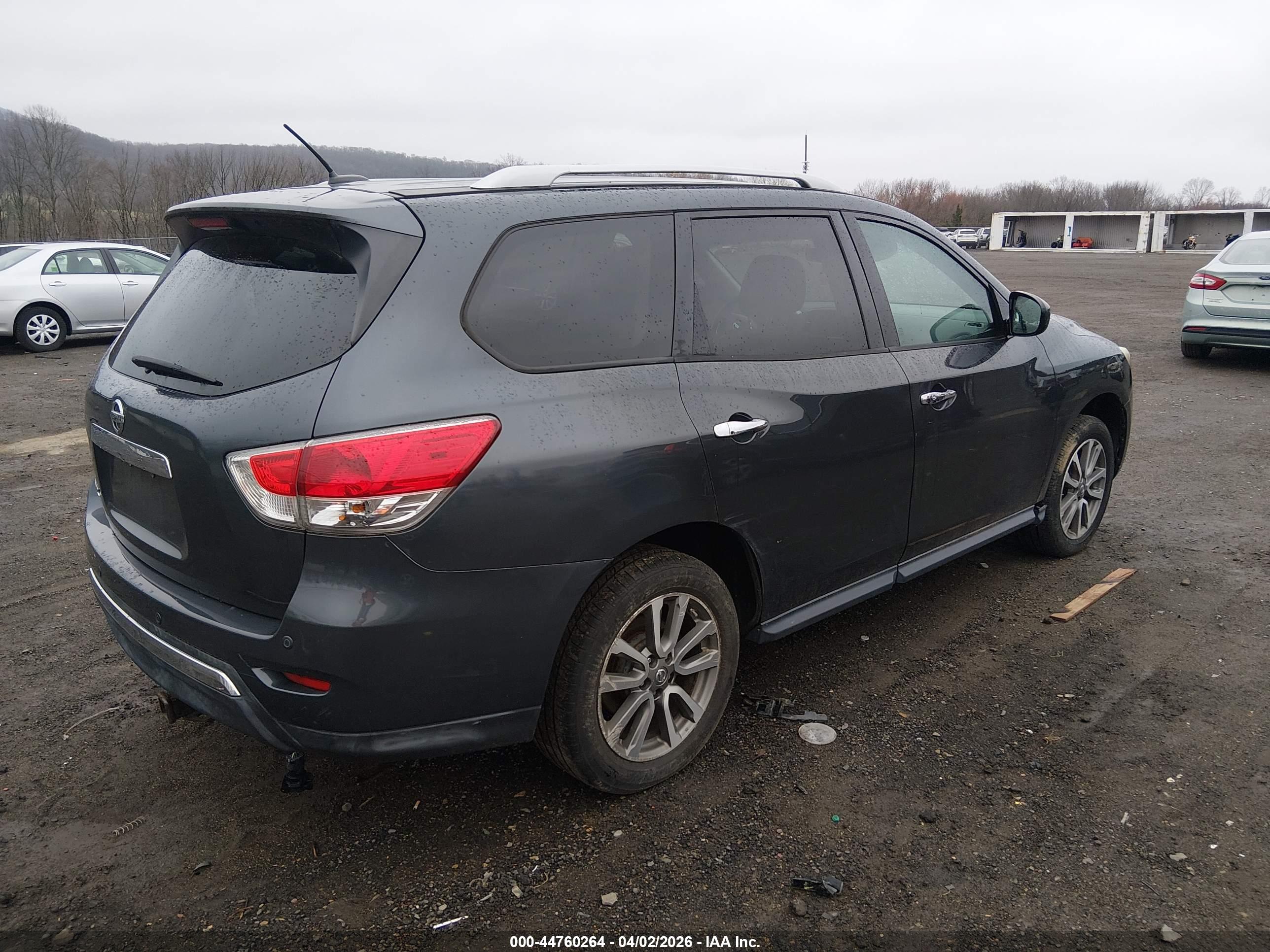 NISSAN PATHFINDER image 4