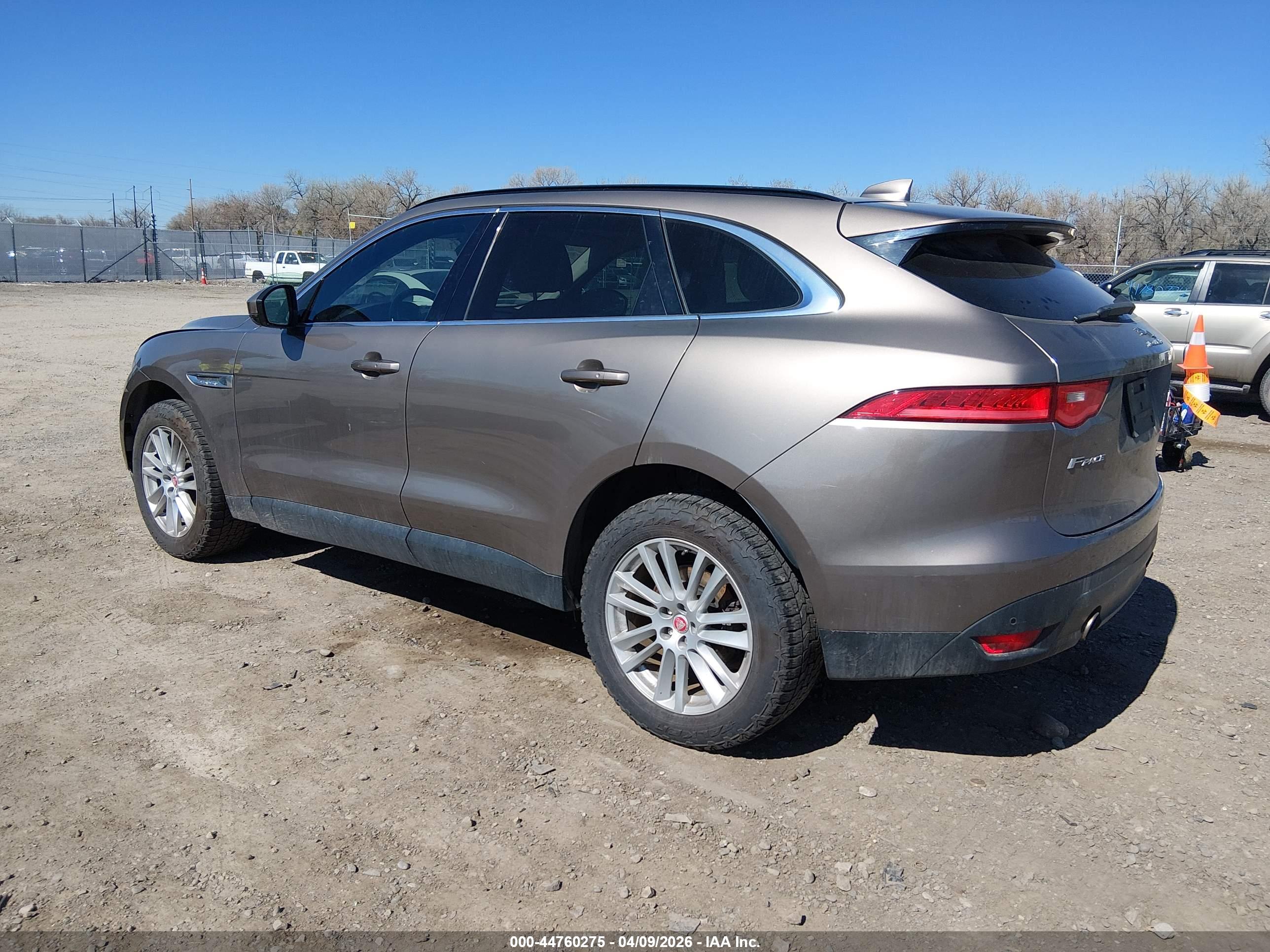 JAGUAR F-PACE image 3