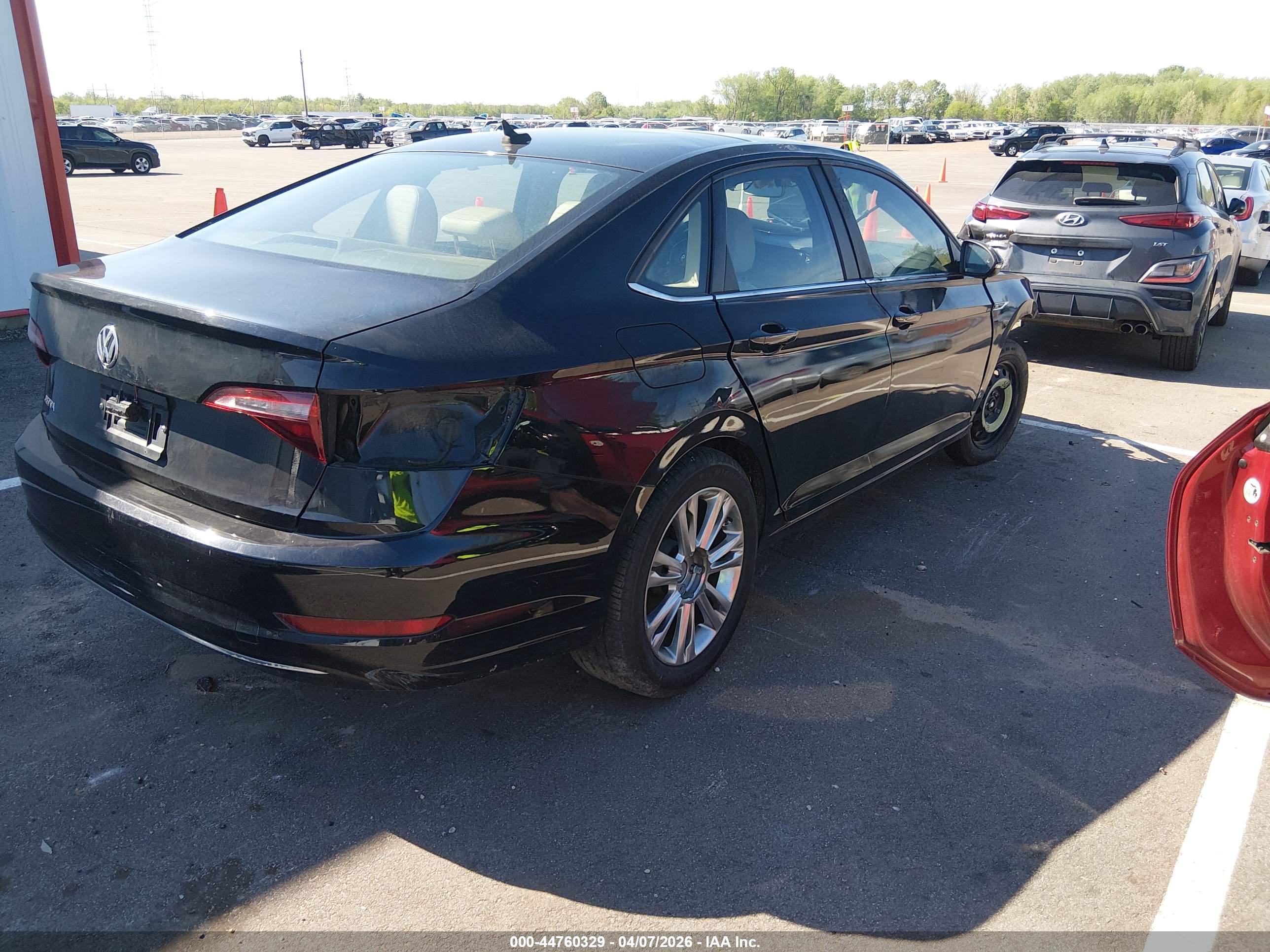 VOLKSWAGEN JETTA image 4