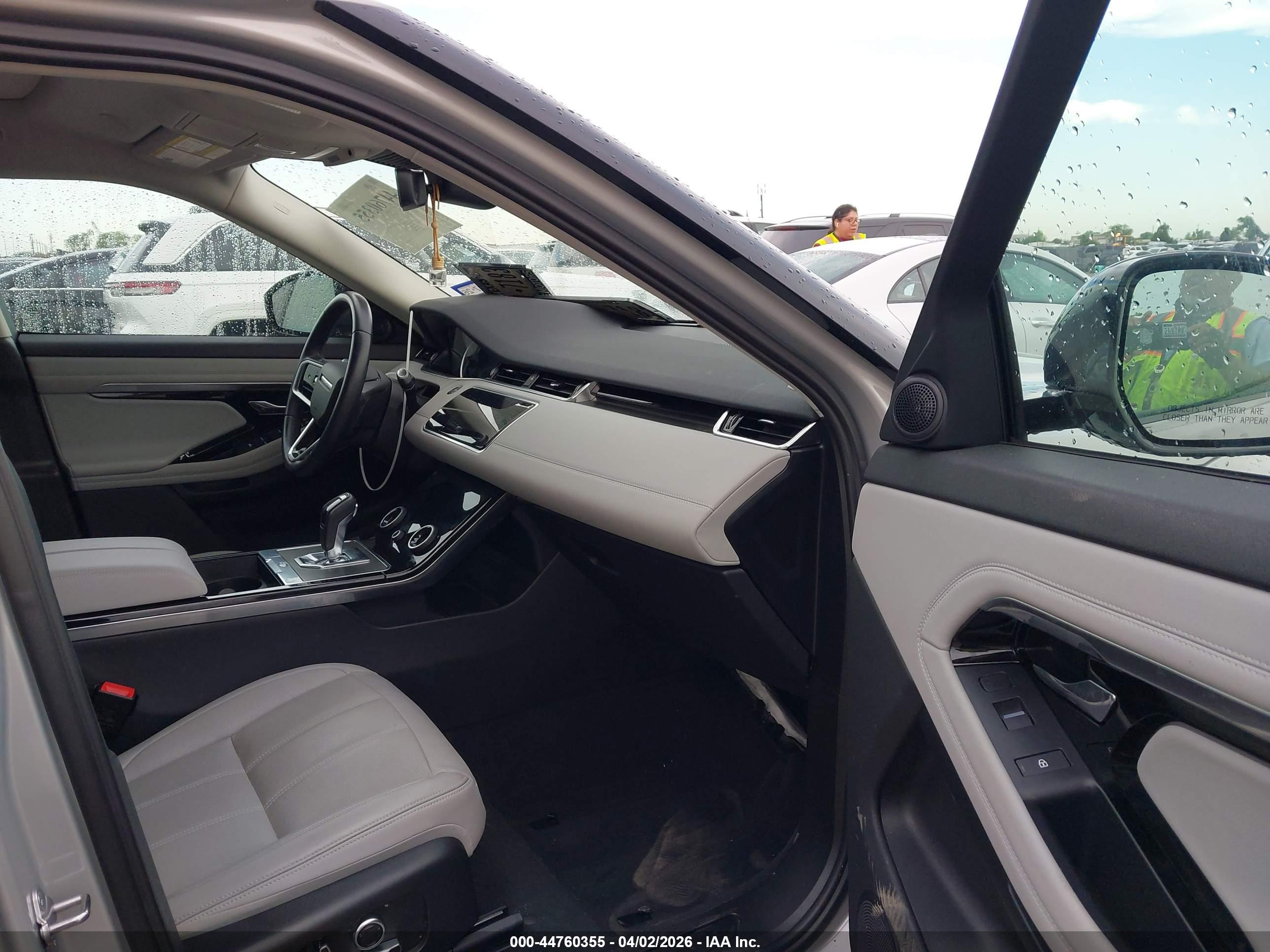 LAND ROVER image 5