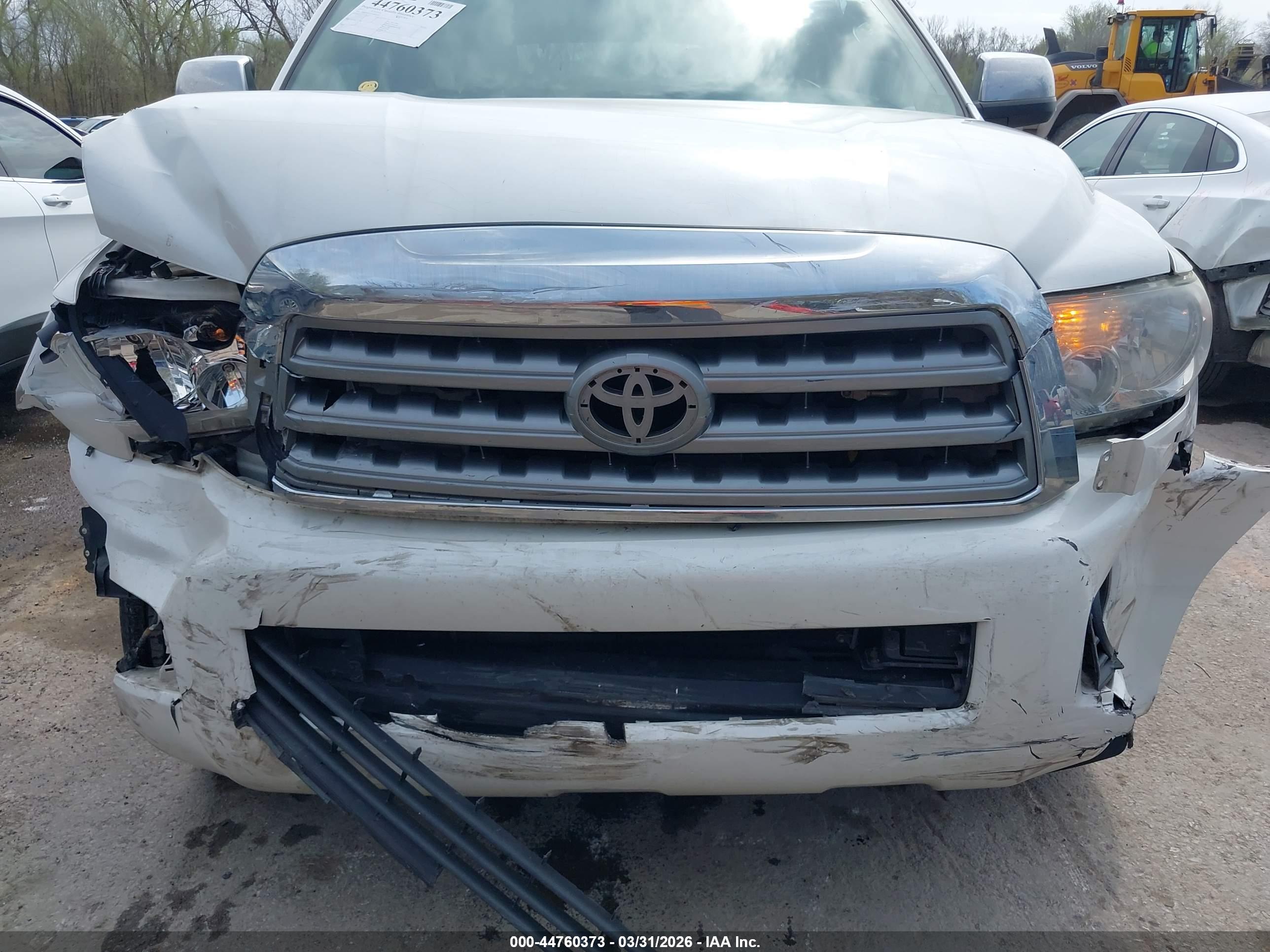 TOYOTA SEQUOIA image 6