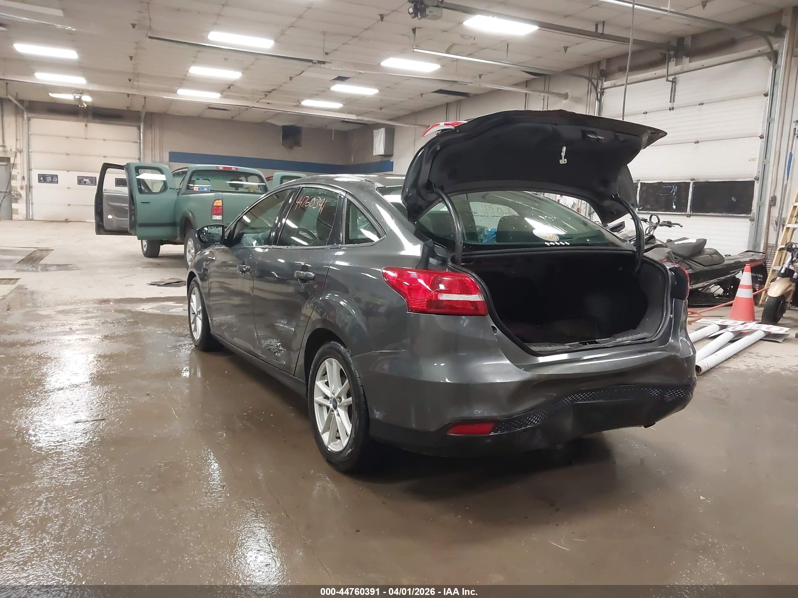 FORD FOCUS image 3