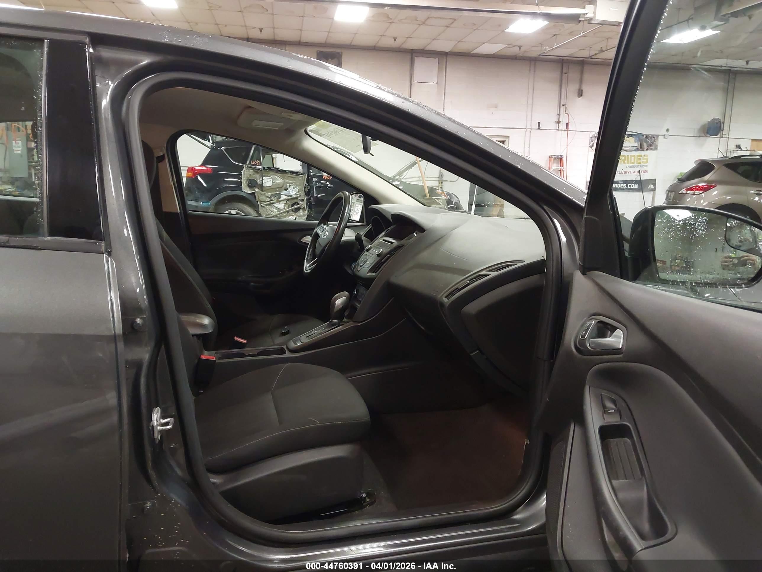 FORD FOCUS image 5