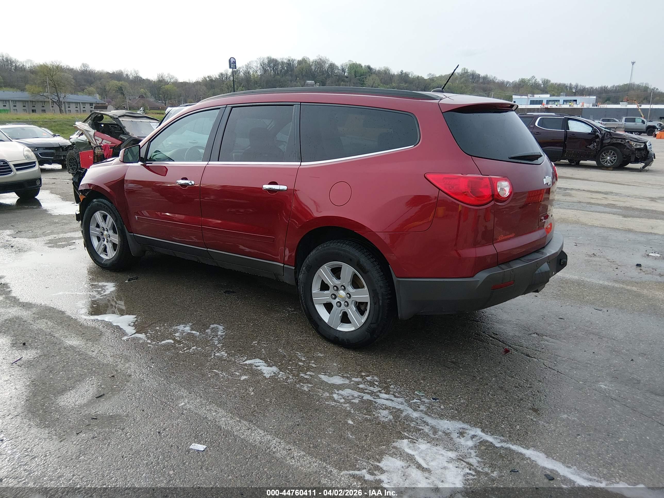 CHEVROLET TRAVERSE image 3