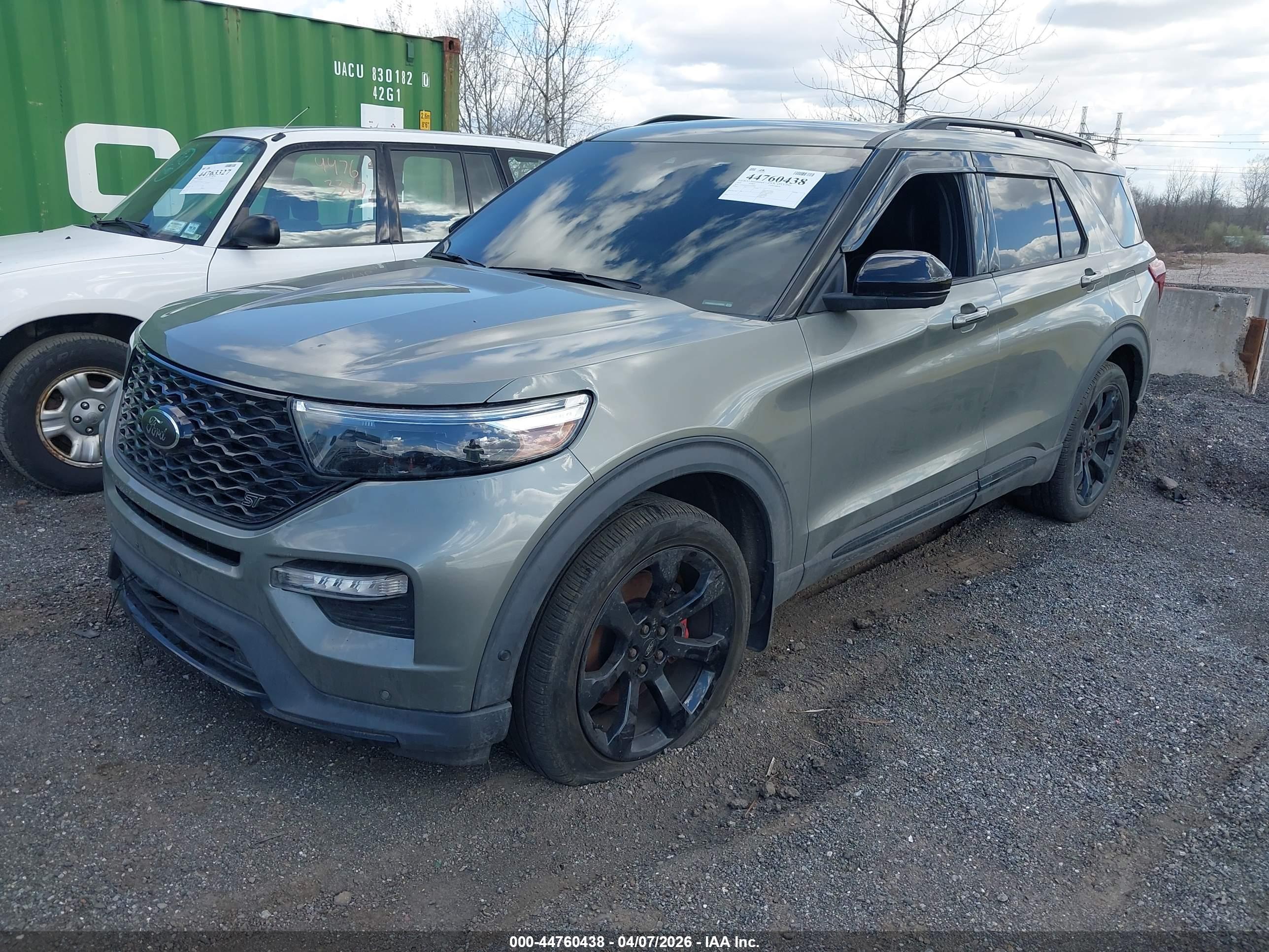 FORD EXPLORER image 2