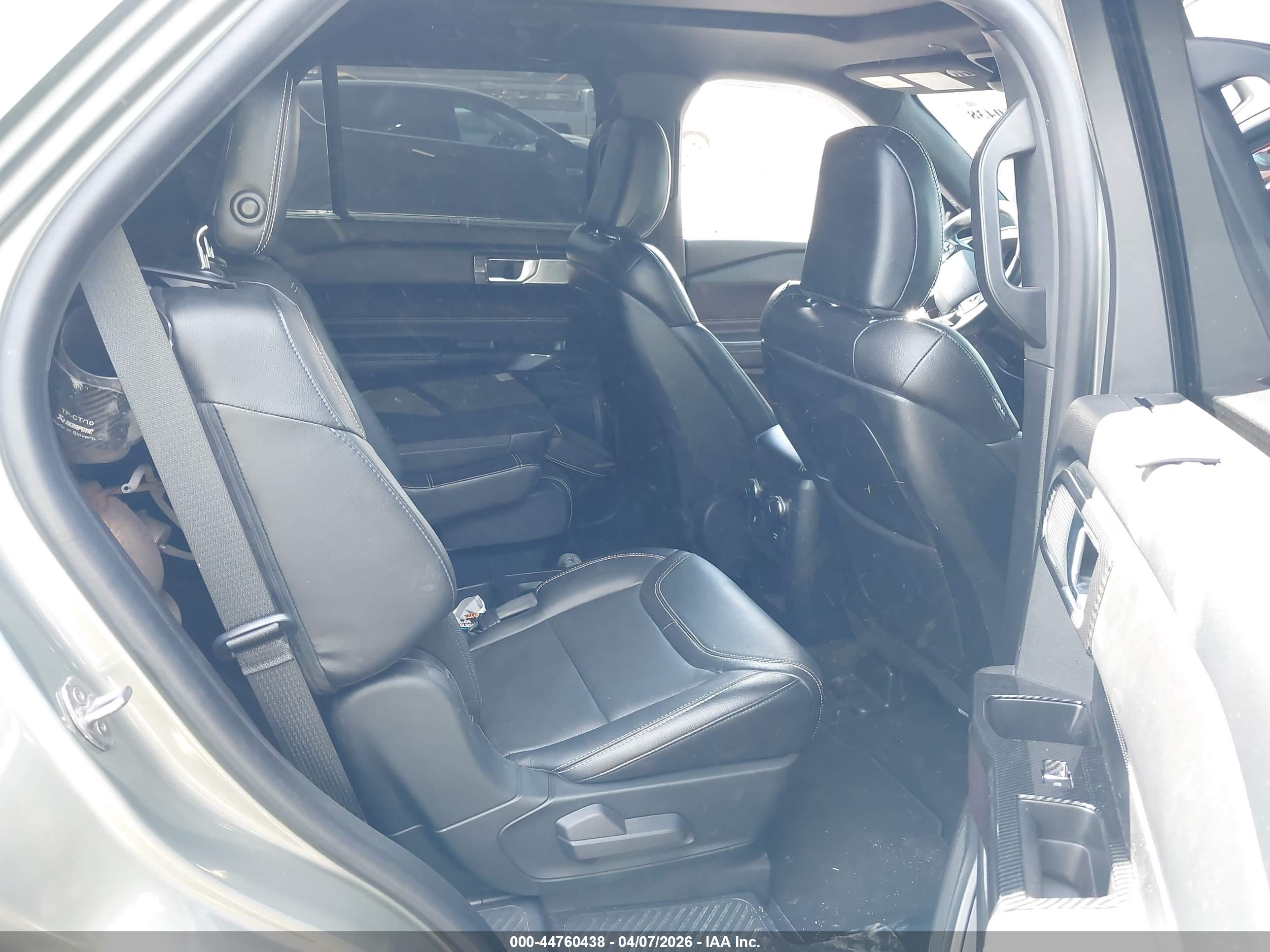 FORD EXPLORER image 8