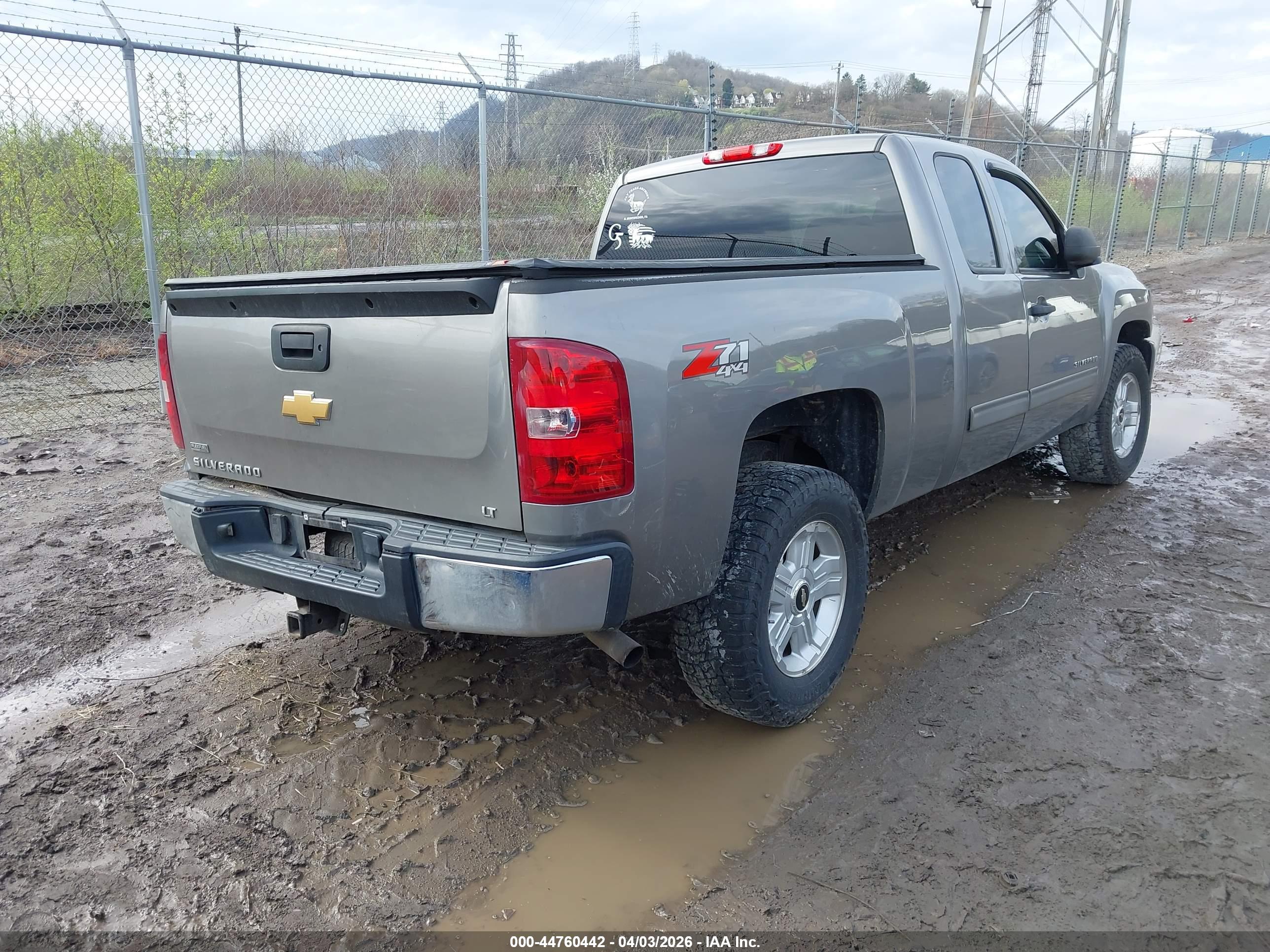 CHEVROLET SILVERADO image 4