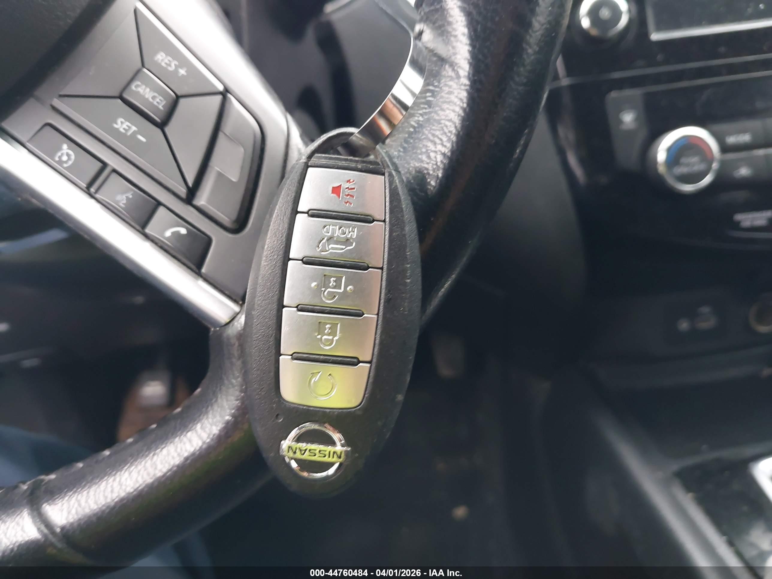 NISSAN ROGUE image 11