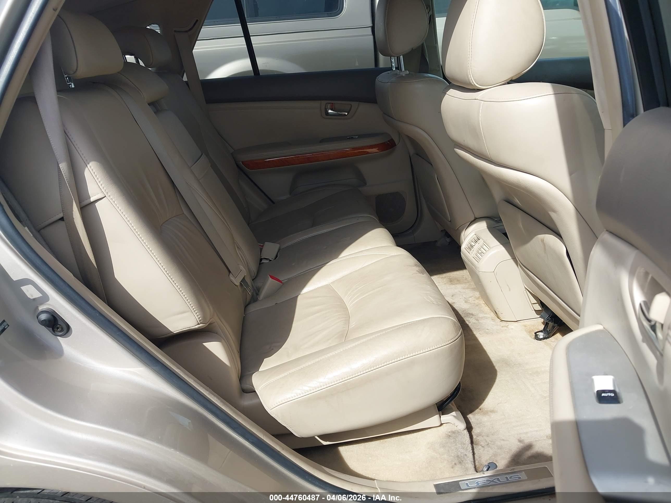 LEXUS RX image 8