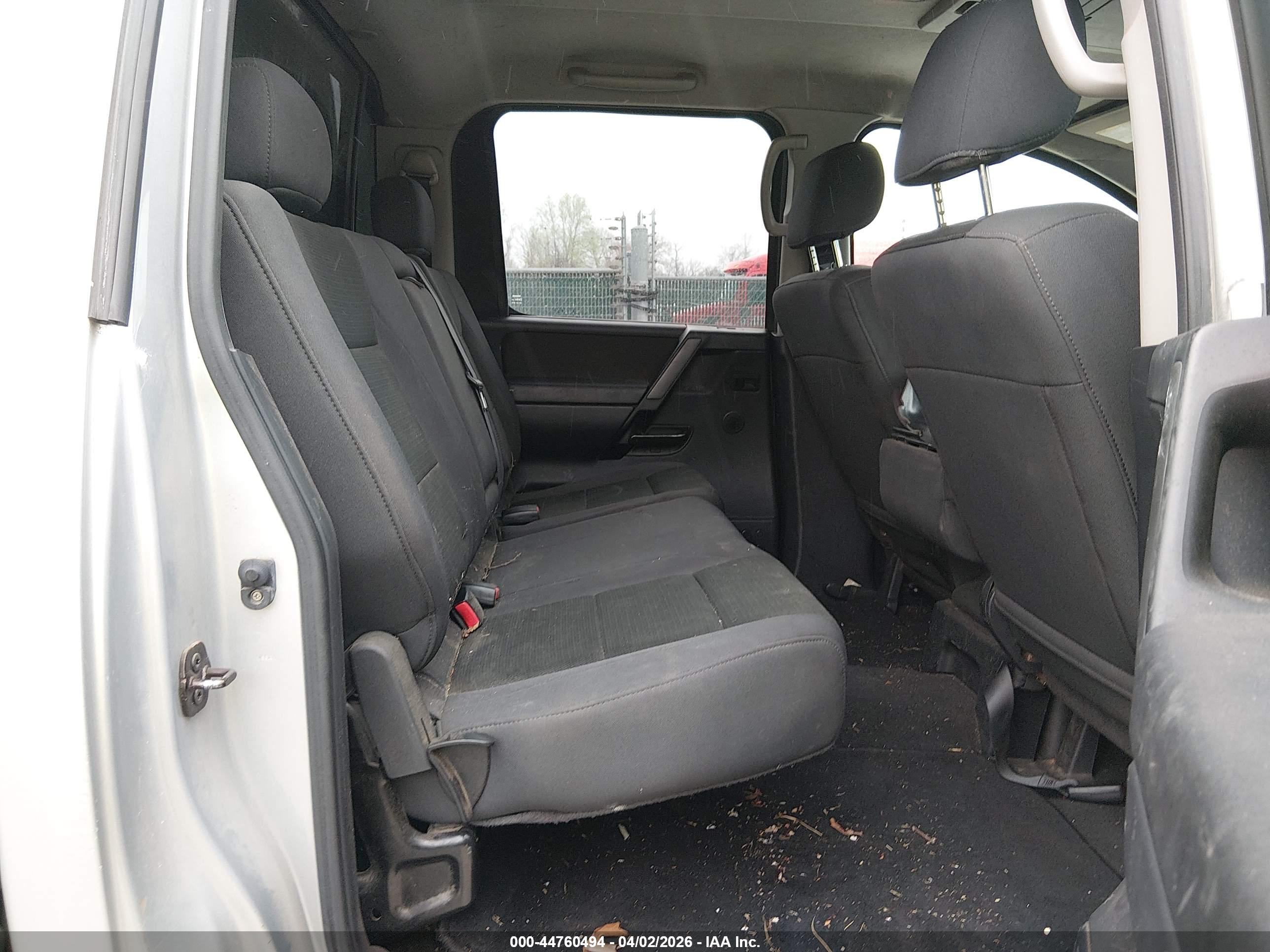 NISSAN TITAN image 8