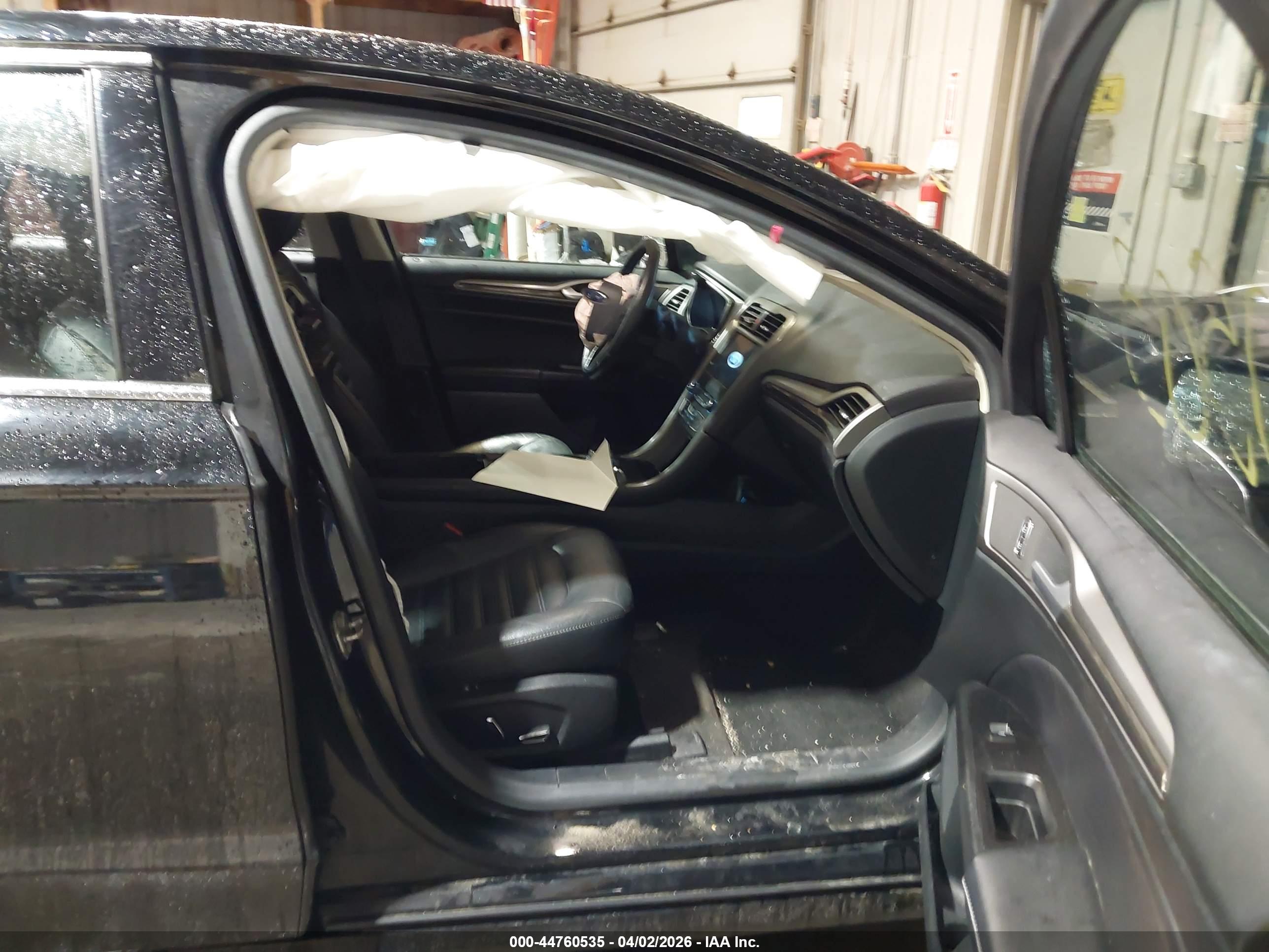 FORD FUSION image 5