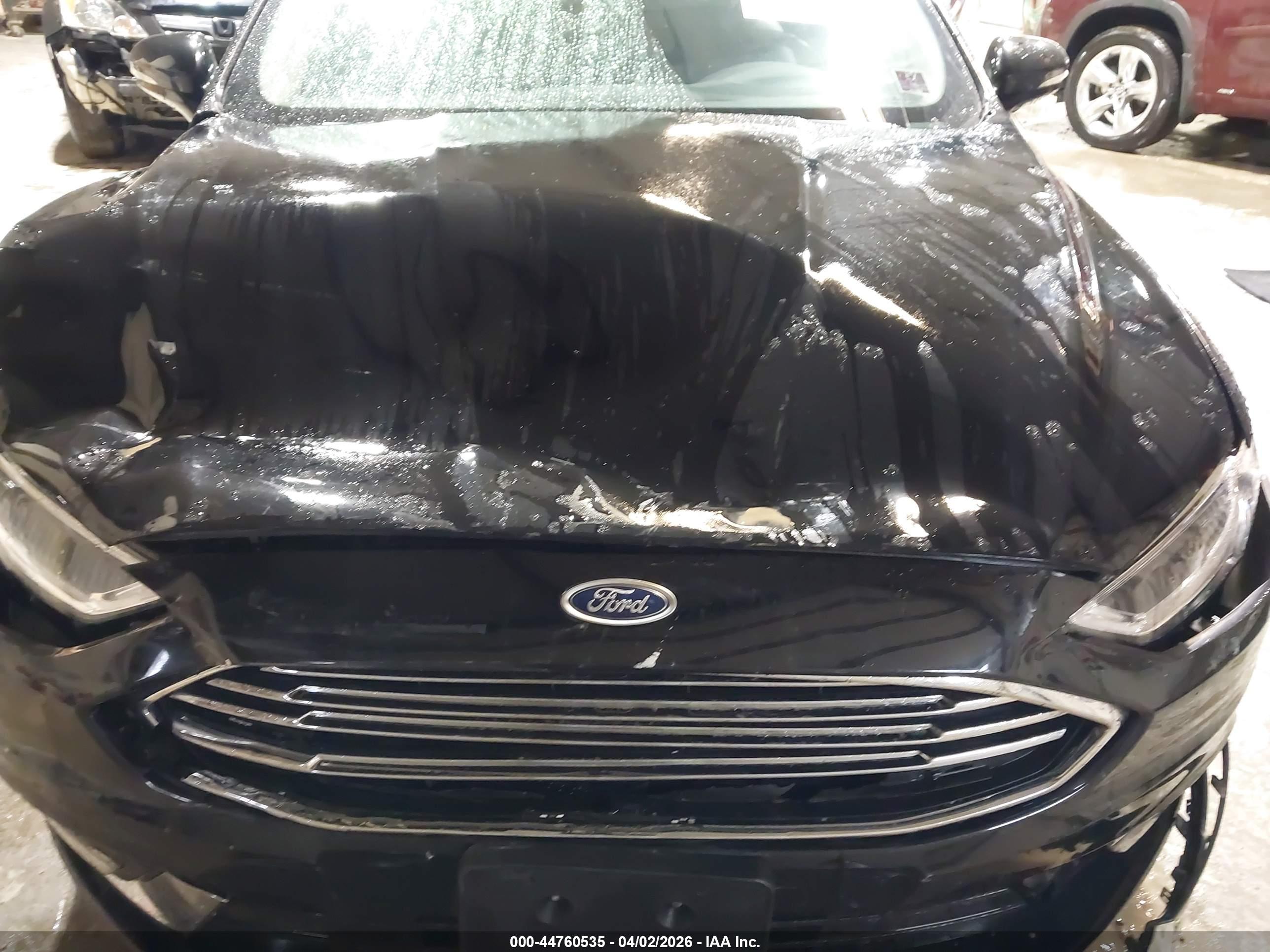 FORD FUSION image 6