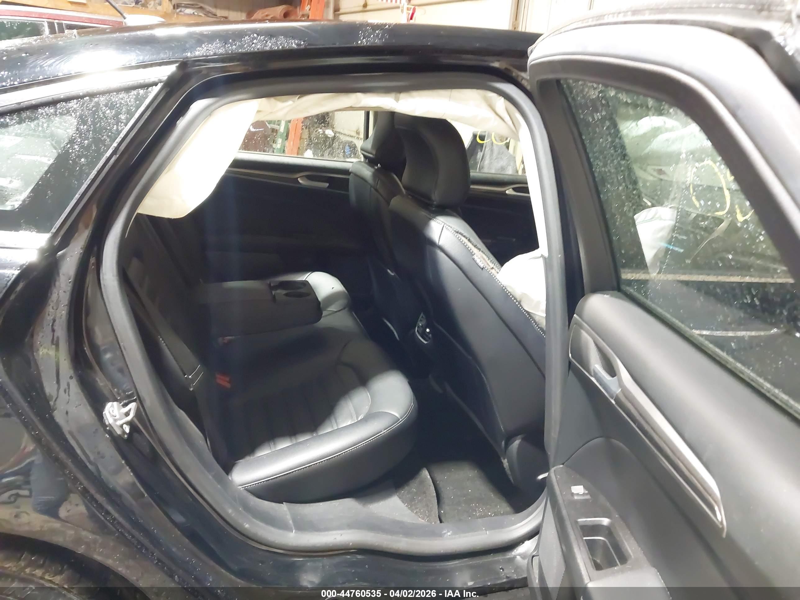 FORD FUSION image 8
