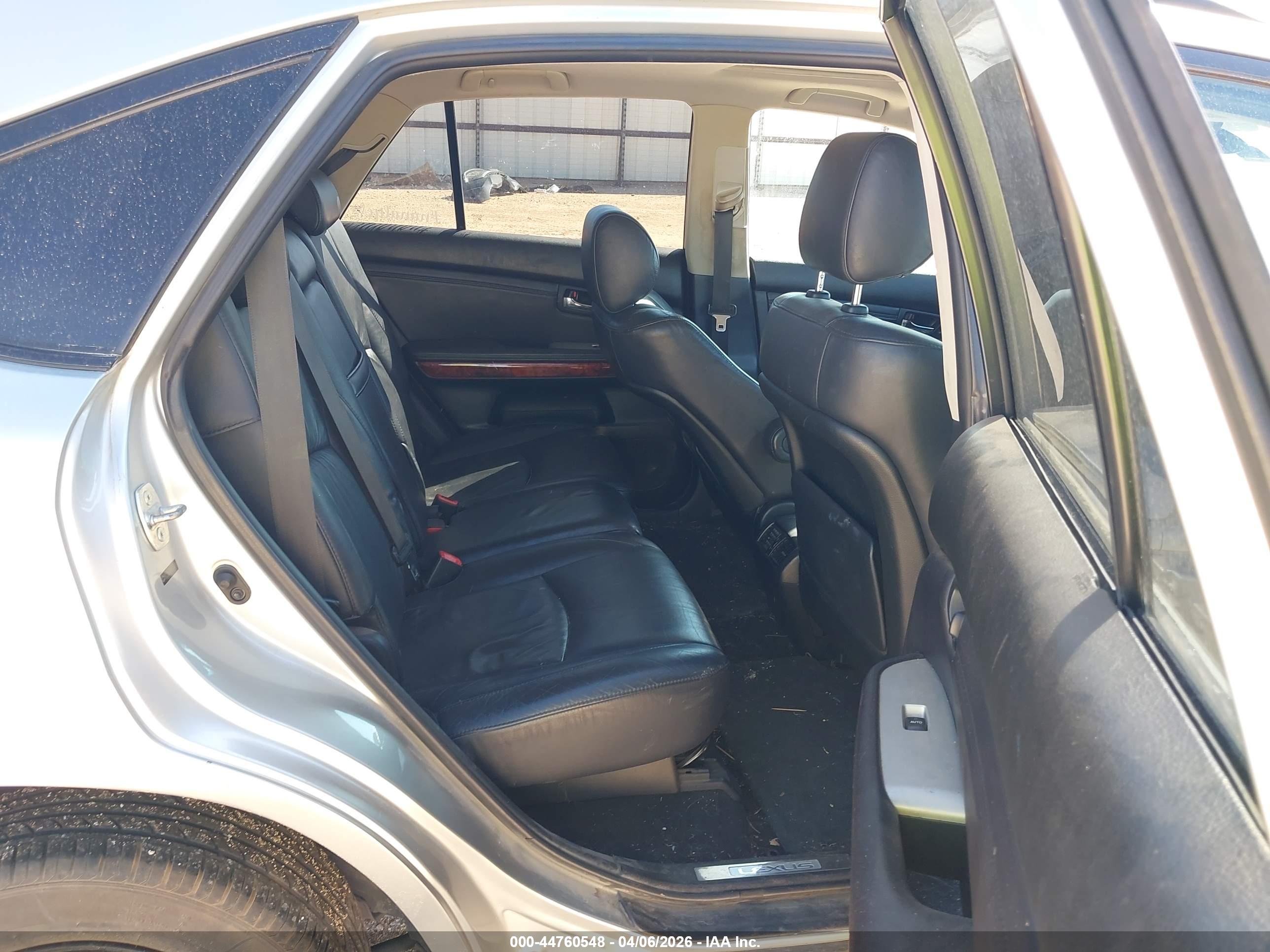 LEXUS RX image 8
