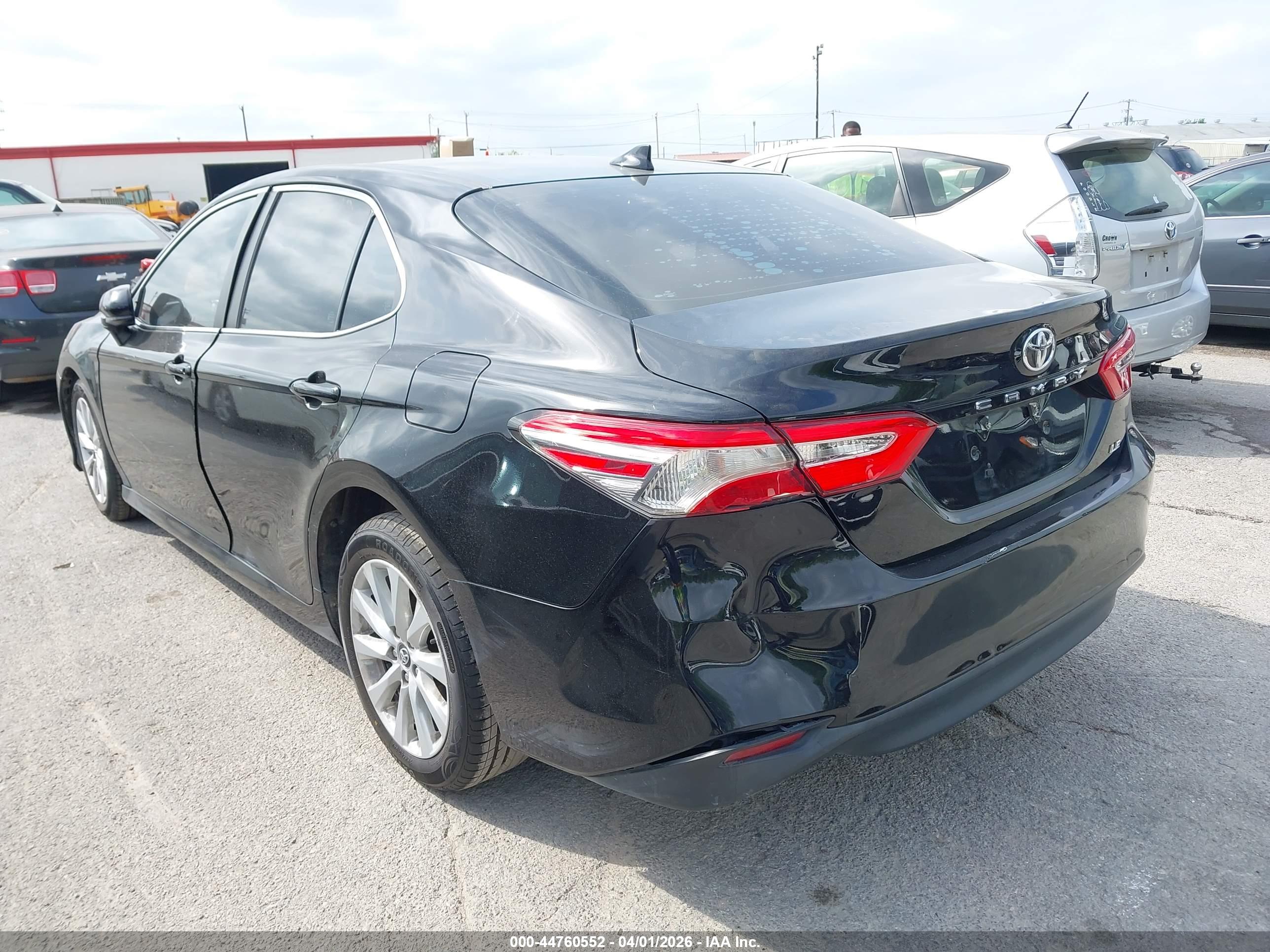 TOYOTA CAMRY image 3