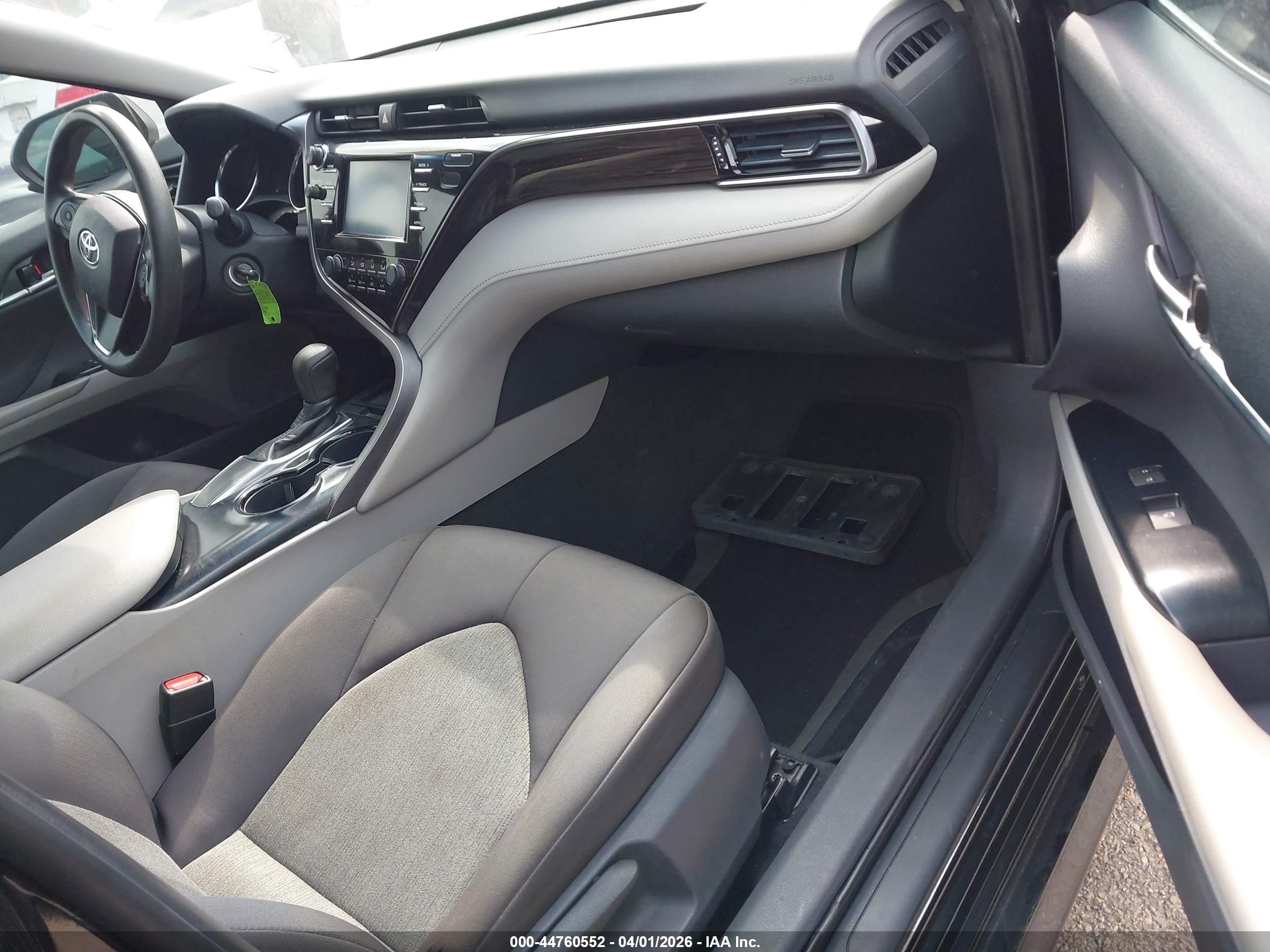 TOYOTA CAMRY image 5