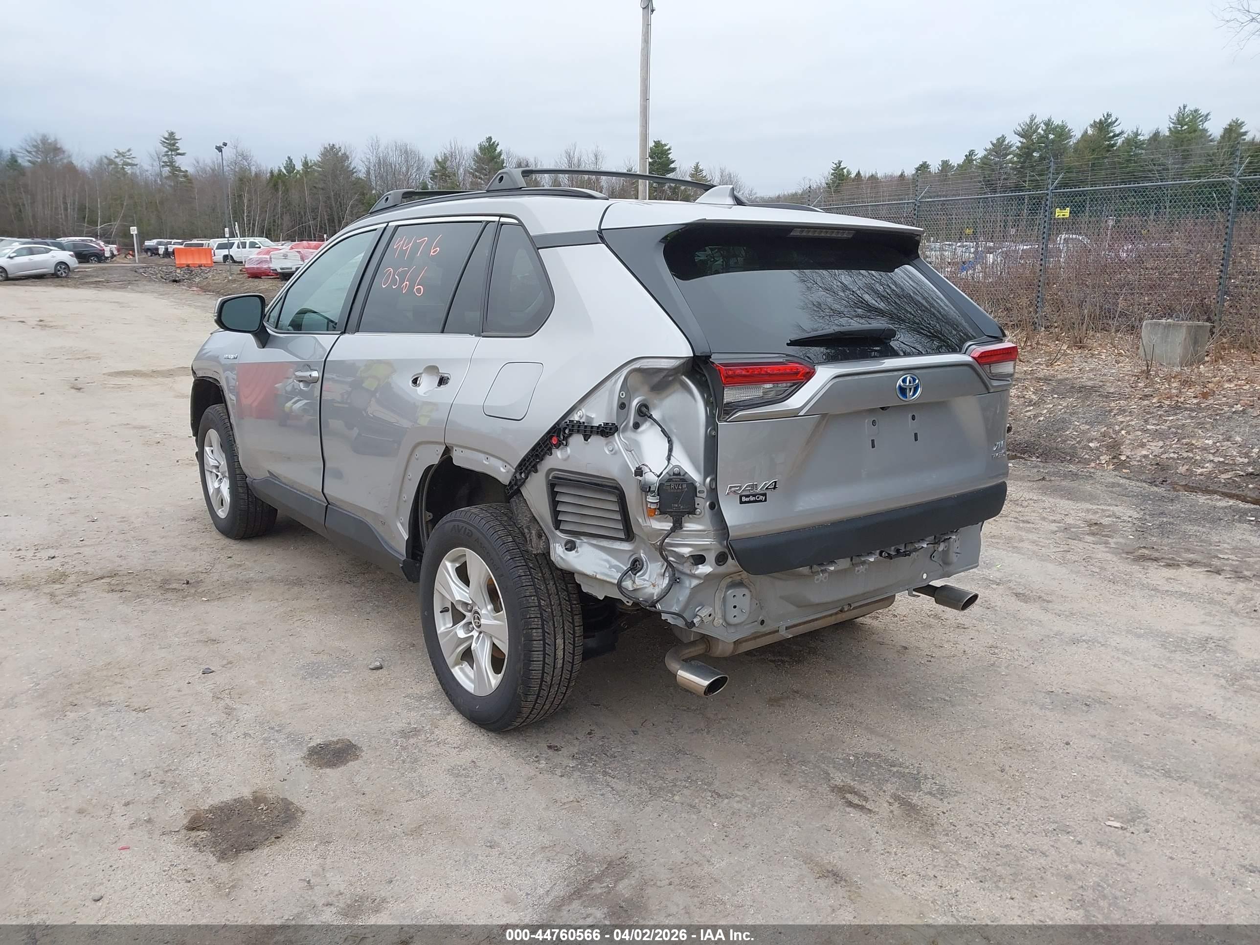 TOYOTA RAV4 image 3