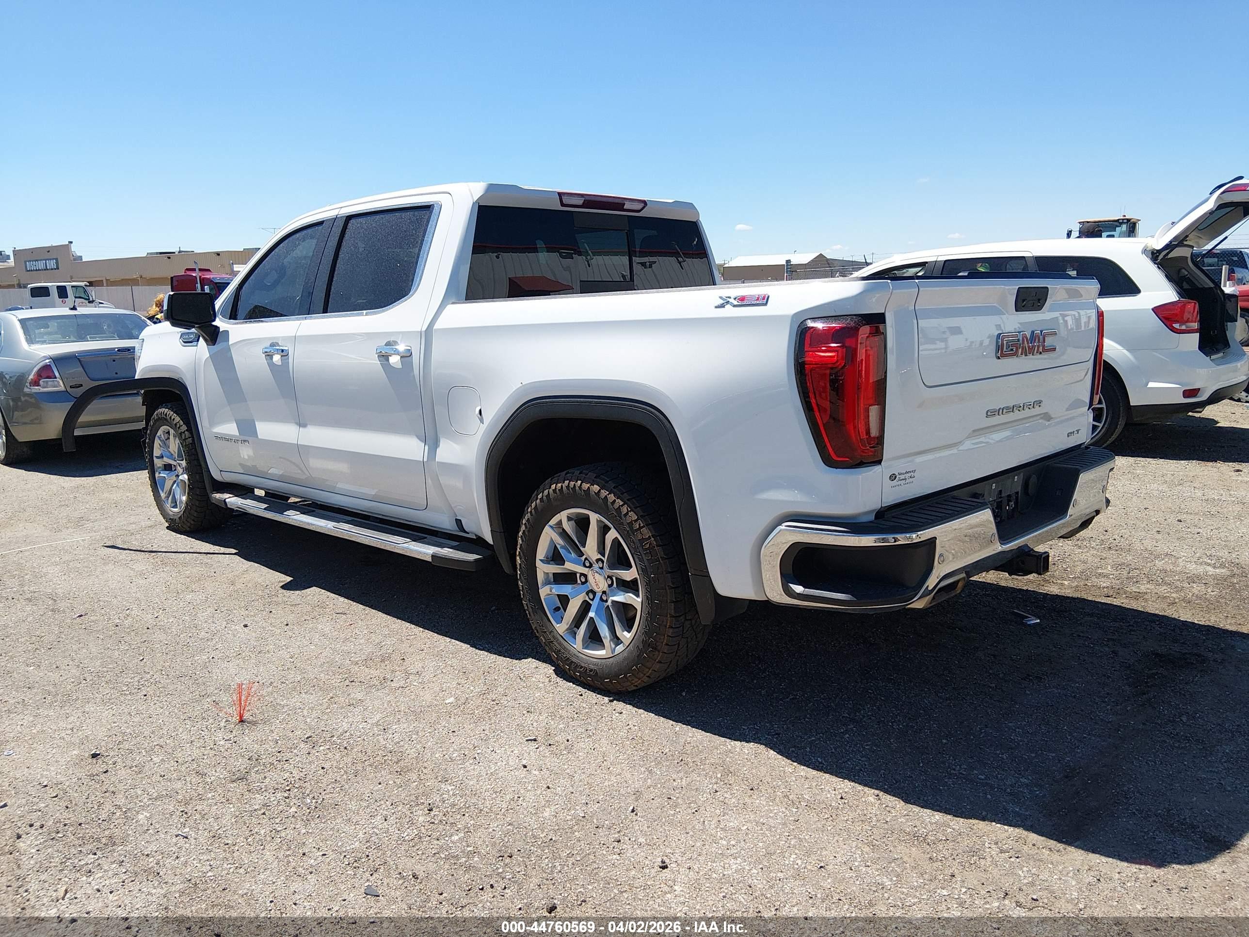GMC SIERRA image 3