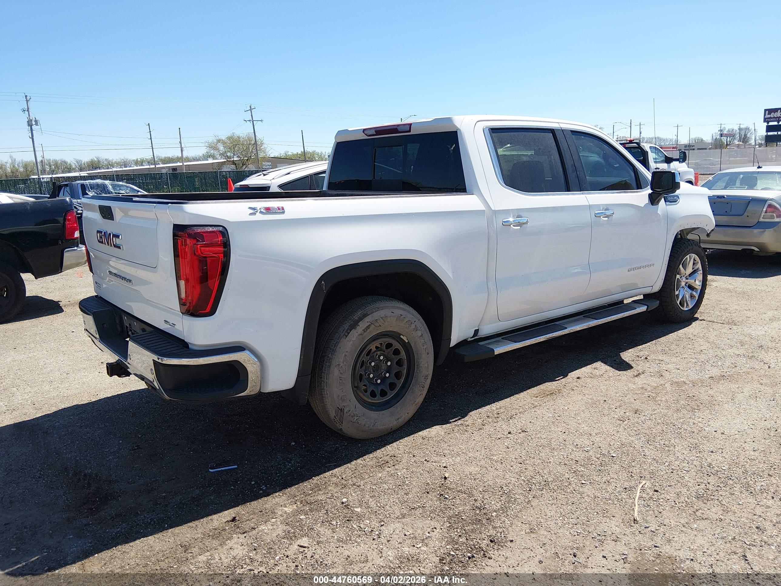 GMC SIERRA image 4