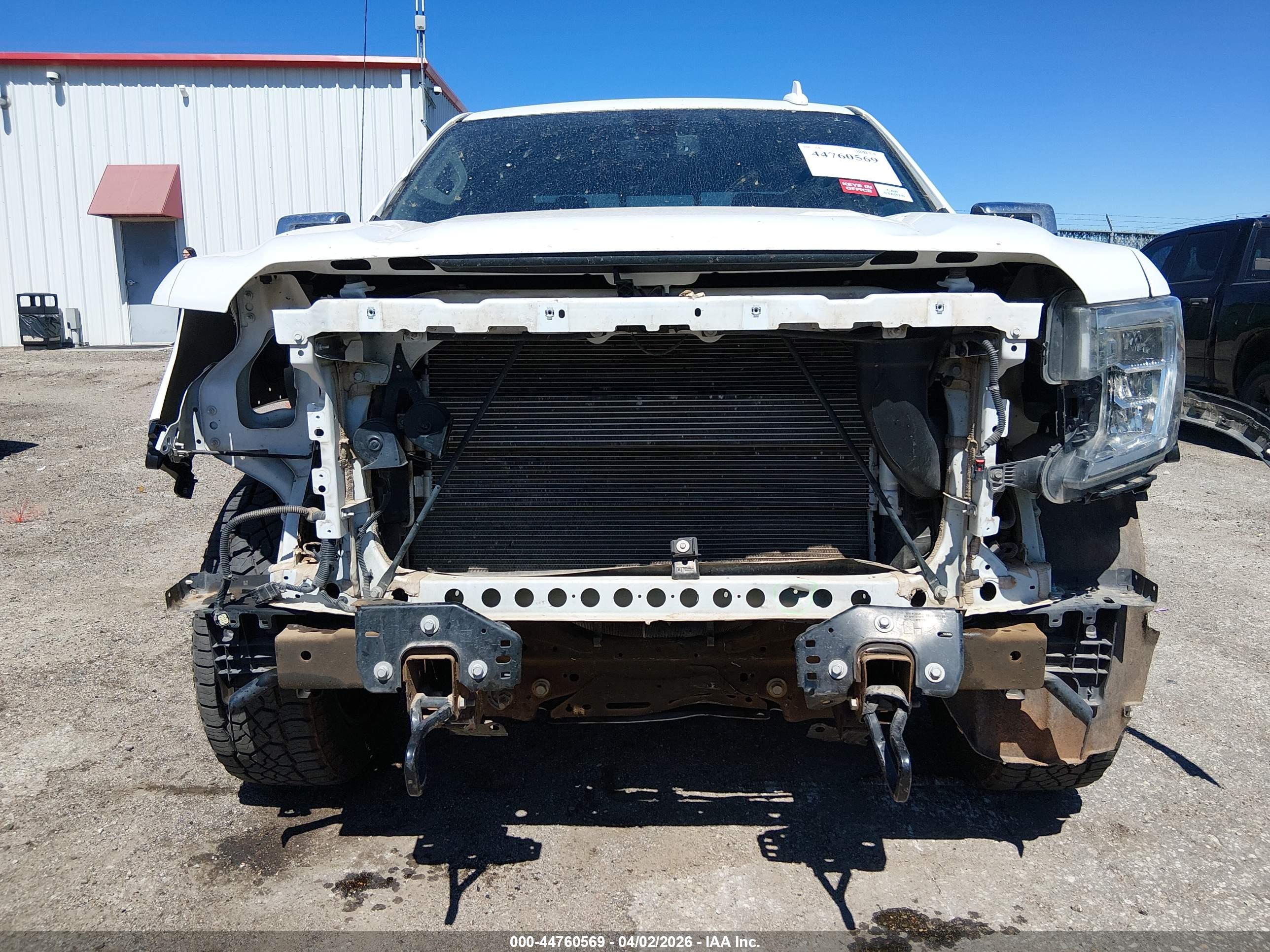 GMC SIERRA image 6