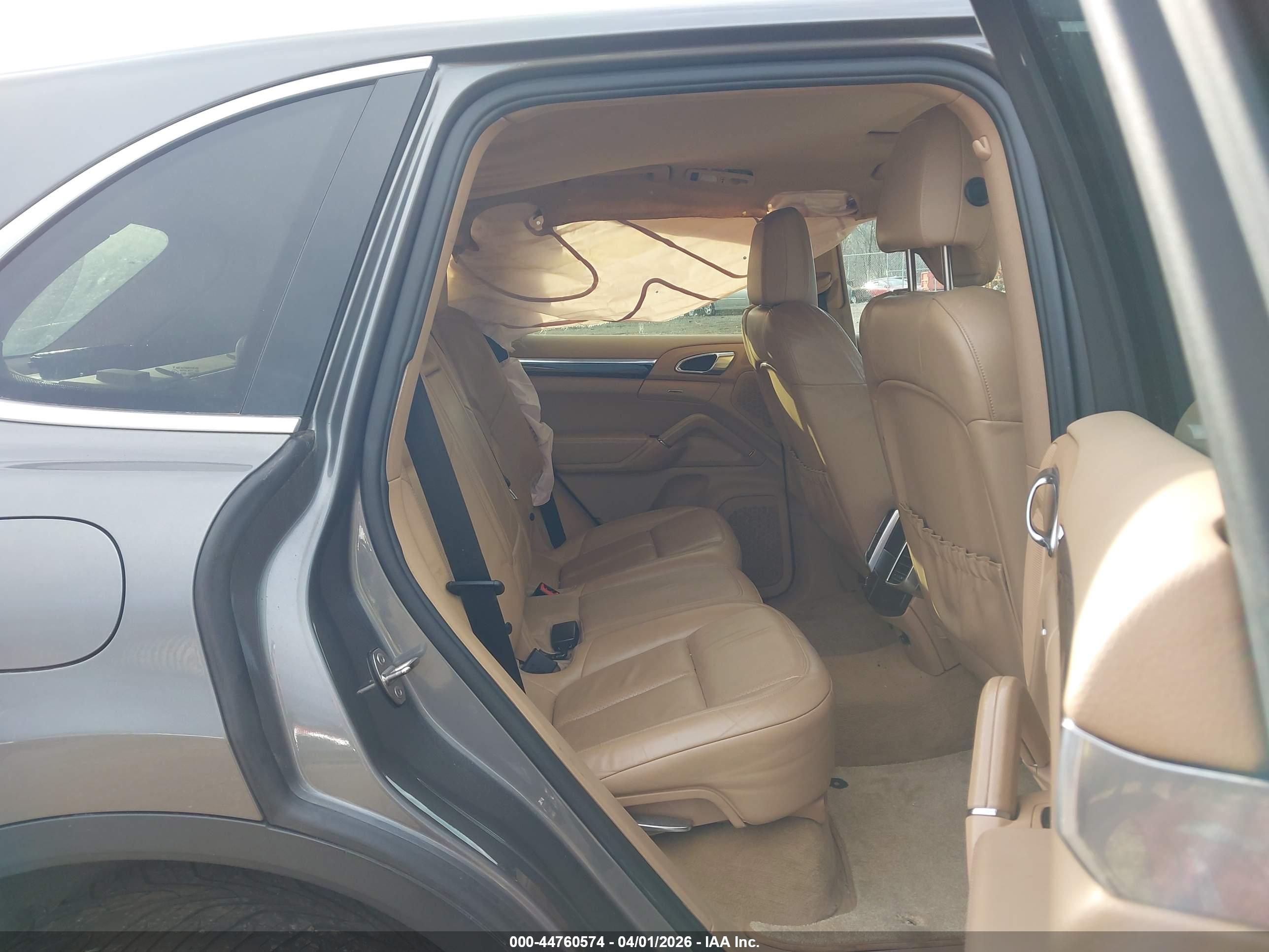 PORSCHE CAYENNE image 8