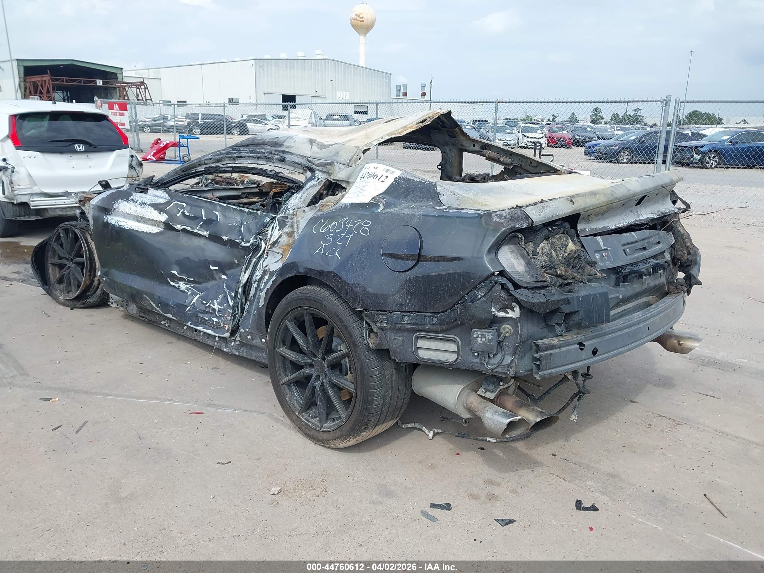 FORD MUSTANG image 3