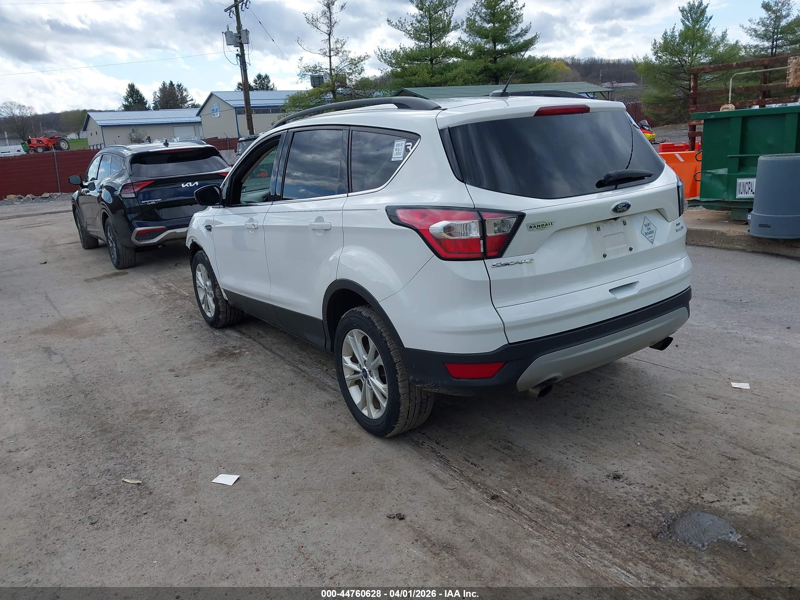 FORD ESCAPE image 3