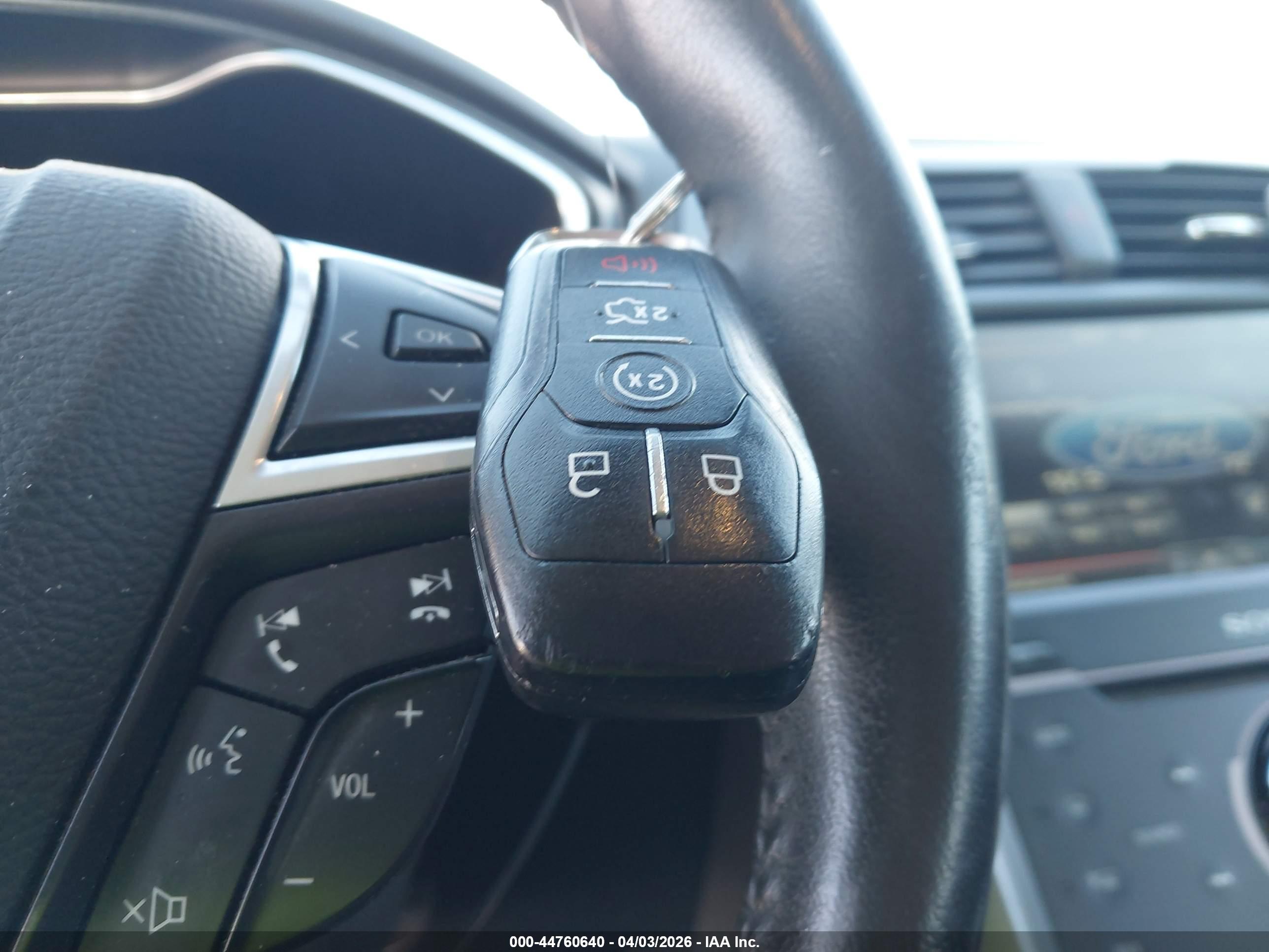 FORD FUSION image 11