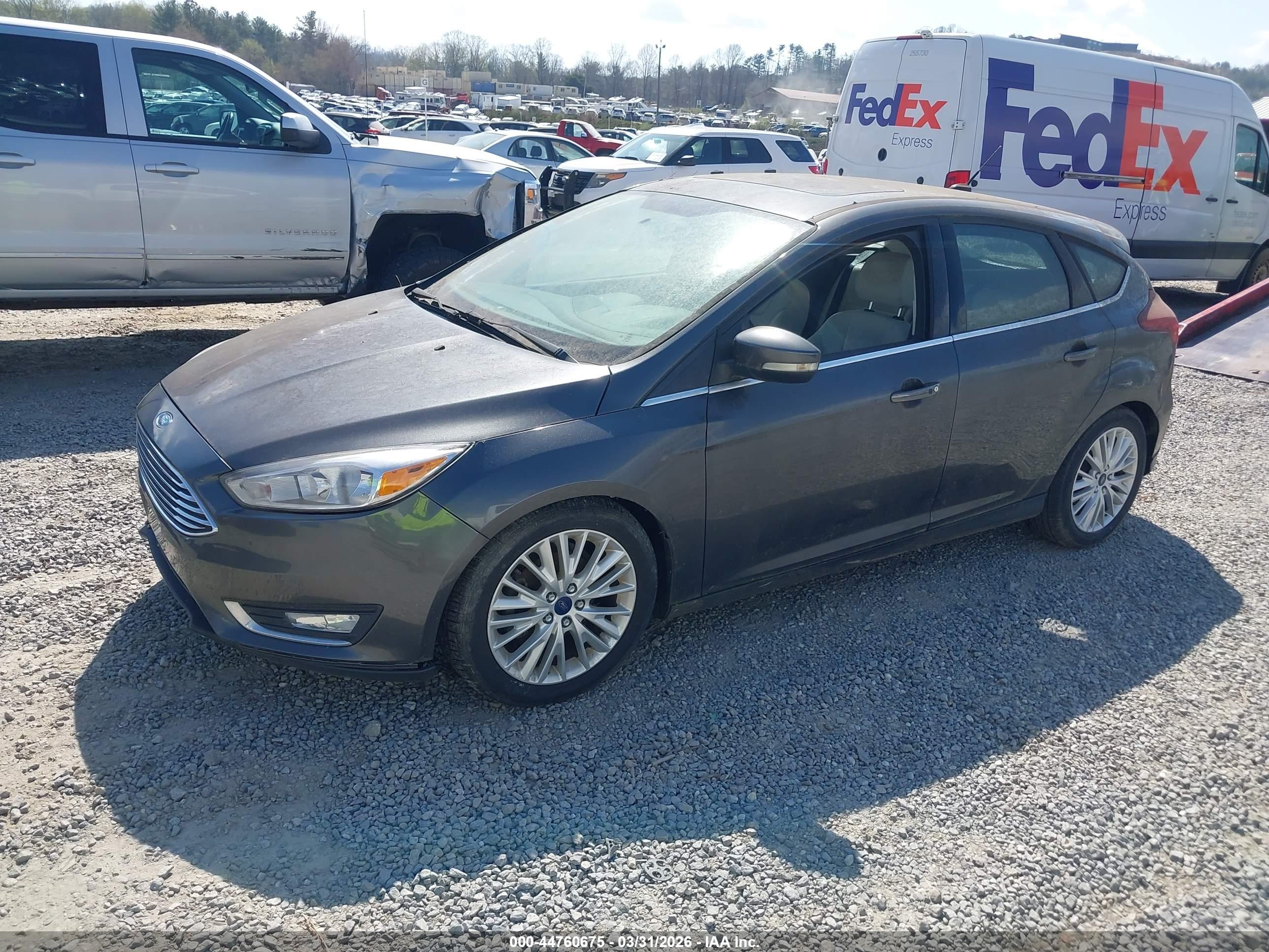FORD FOCUS image 2