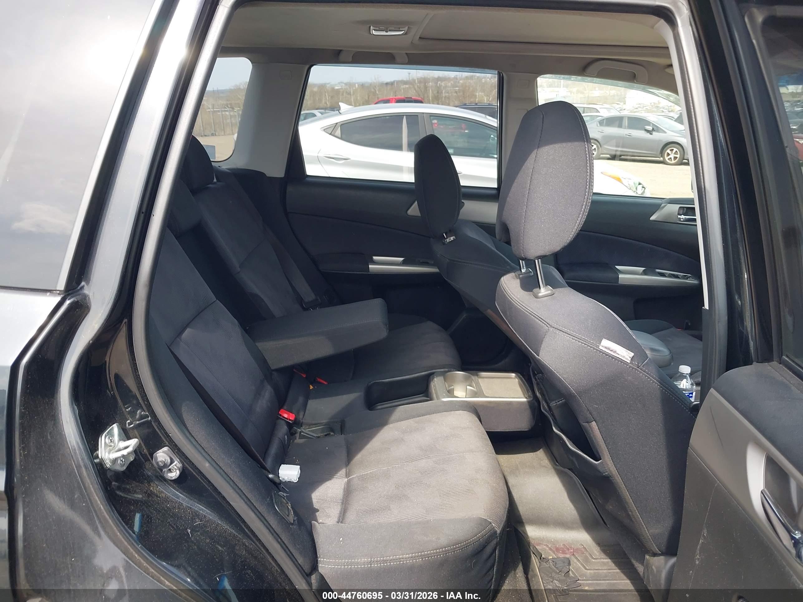 SUBARU FORESTER image 8