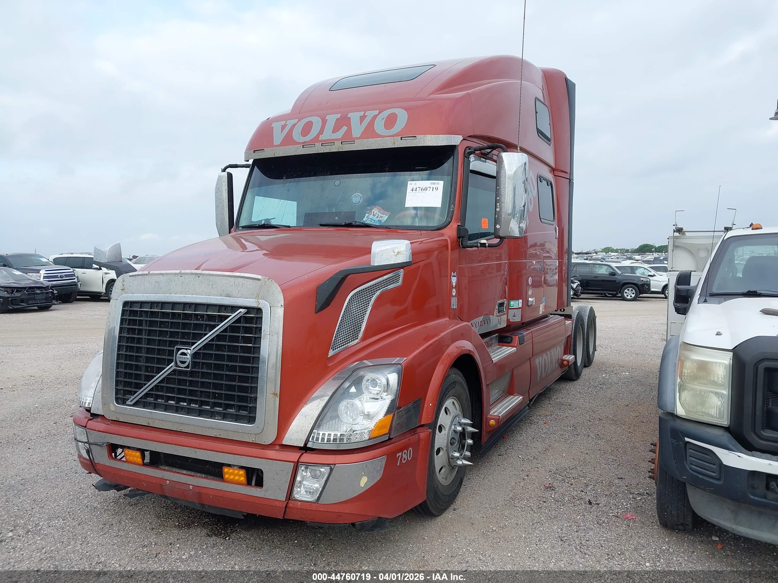 VOLVO VNL image 2