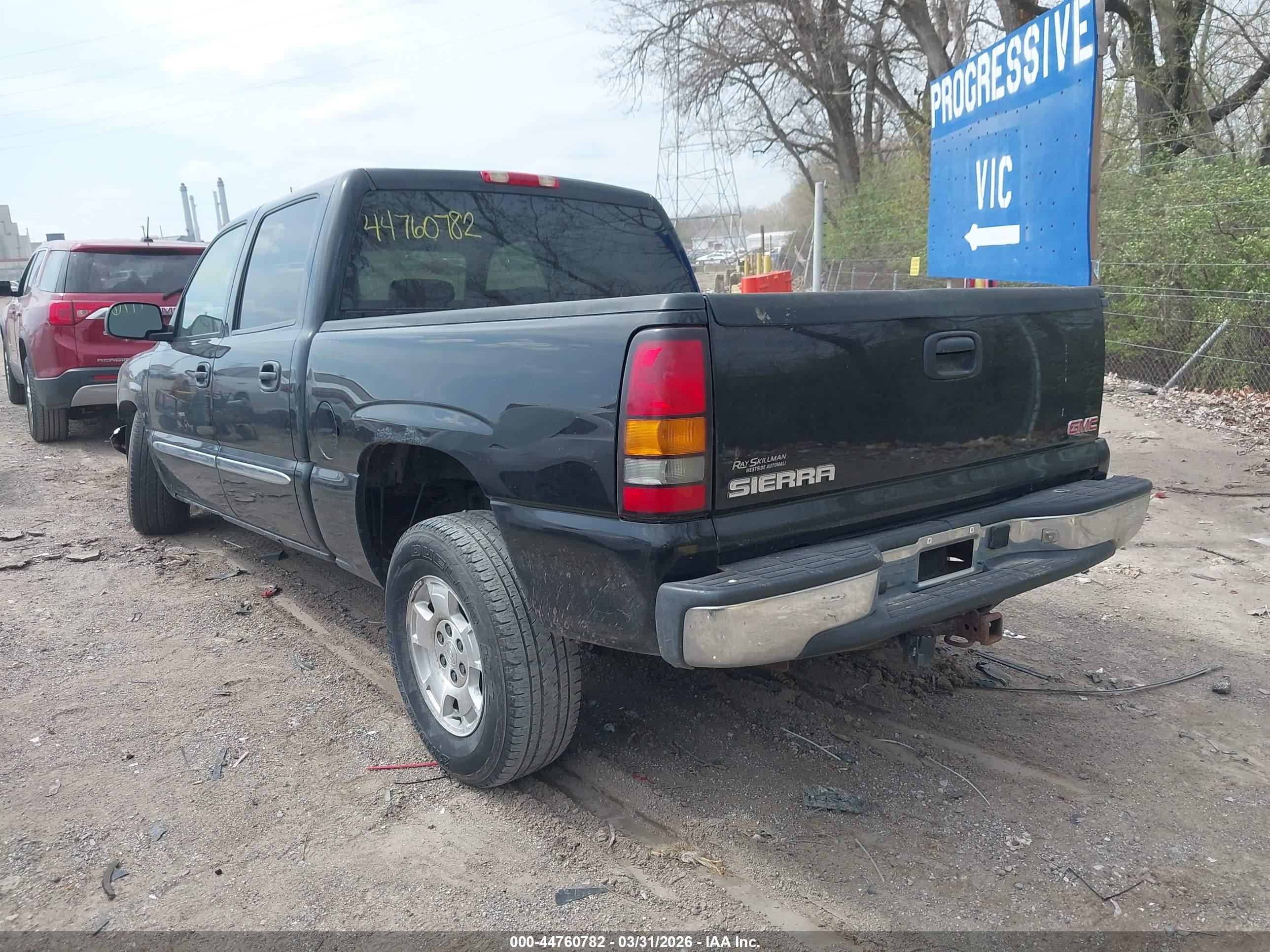 GMC SIERRA image 3