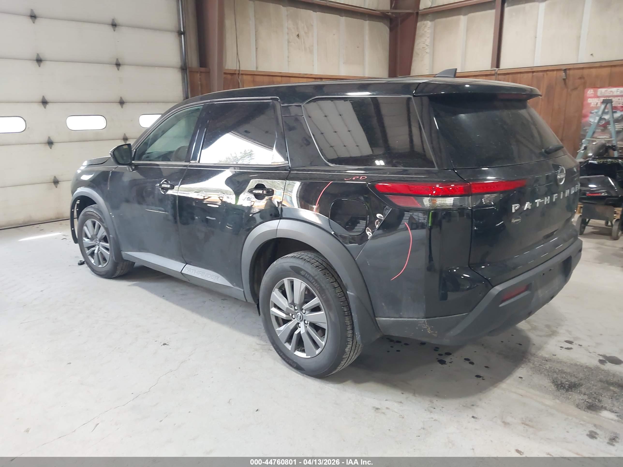 NISSAN PATHFINDER image 3